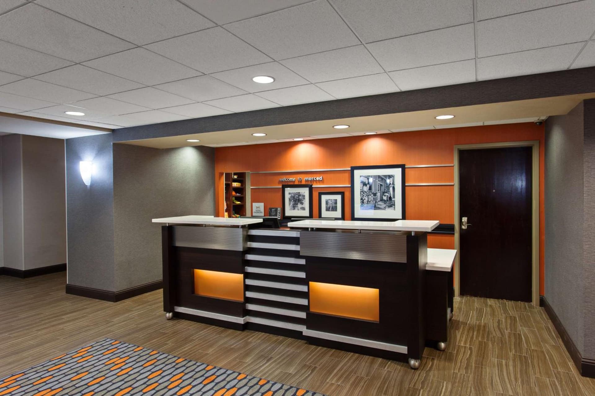Hampton Inn and Suites Merced interior in Merced, CA — gallery photo 2