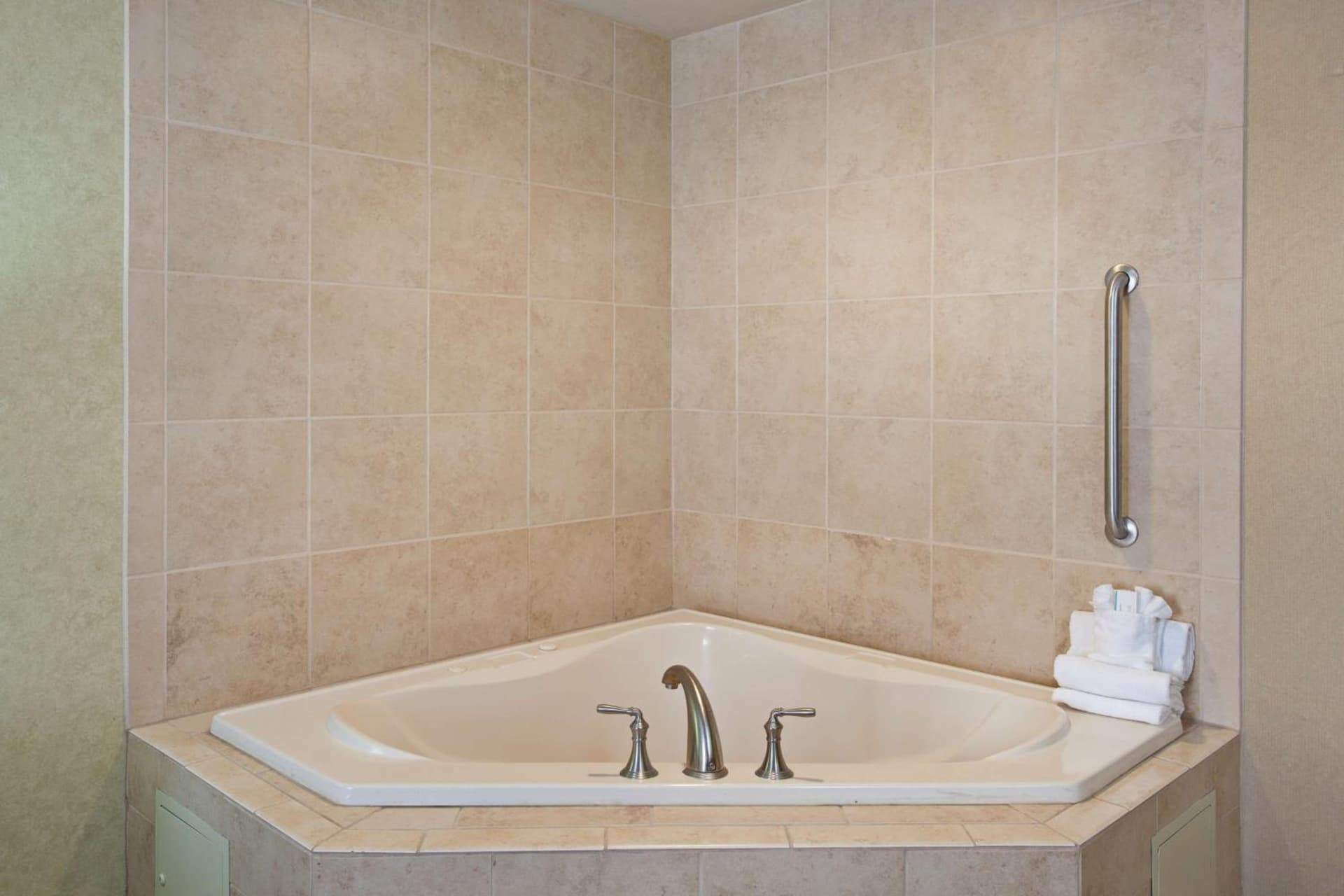 Hampton Inn and Suites Merced gallery photo in Merced, CA — image 17