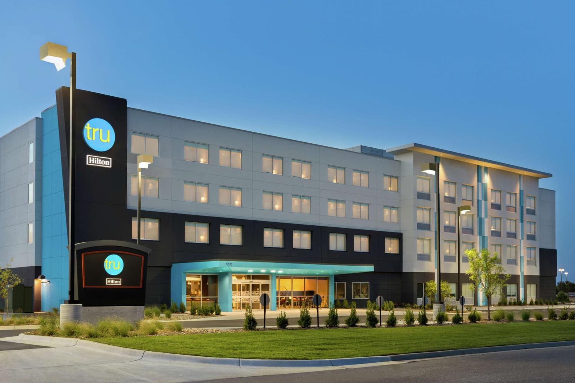 Tru By Hilton Wichita Northeast interior in Wichita, KS — gallery photo 2