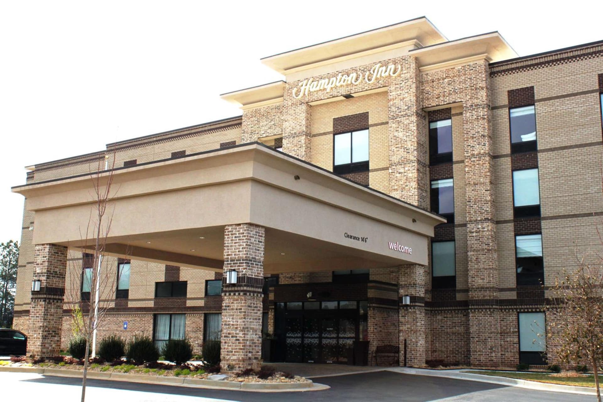 Hampton Inn Forsyth featured exterior or lobby in Forsyth, GA — similar hotel
