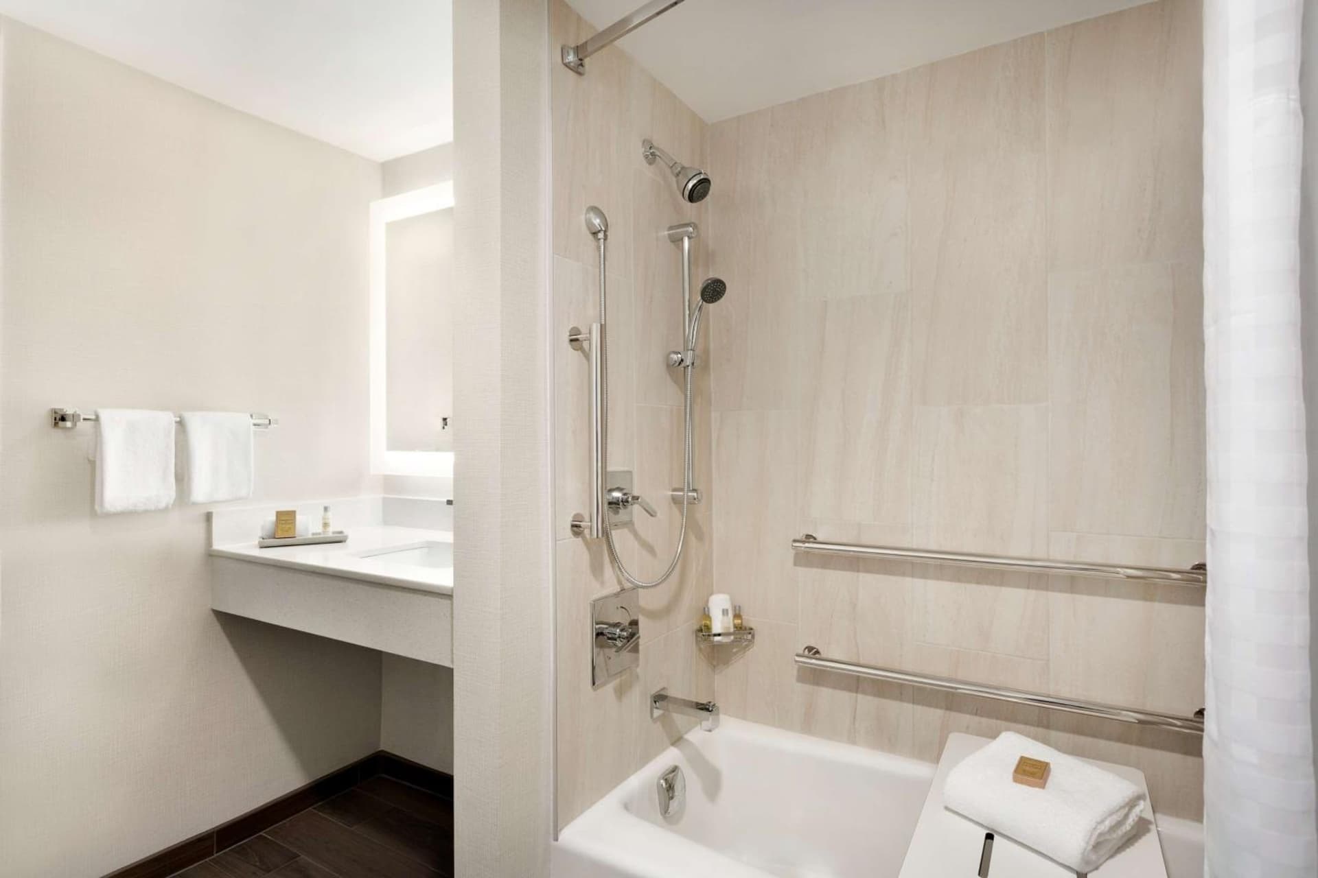 DoubleTree by Hilton McLean Tysons gallery photo in Tysons Corner, VA — image 27