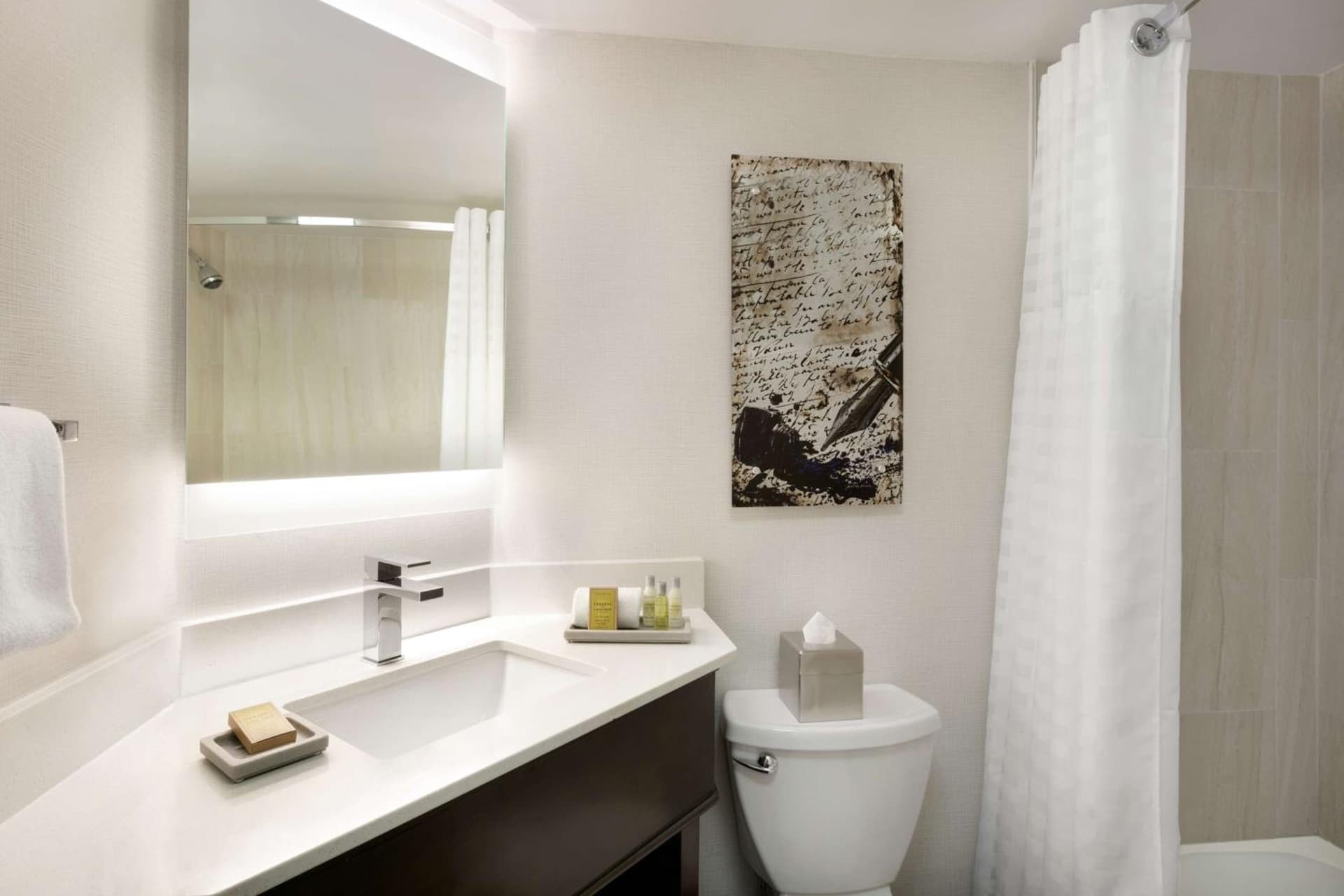 DoubleTree by Hilton McLean Tysons gallery photo in Tysons Corner, VA — image 23