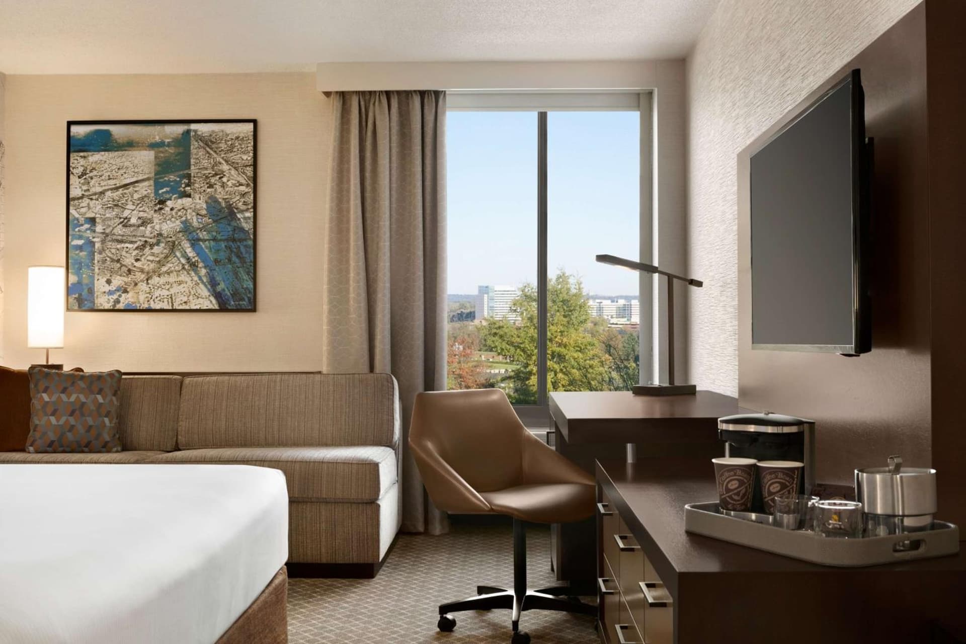 DoubleTree by Hilton McLean Tysons gallery photo in Tysons Corner, VA — image 37