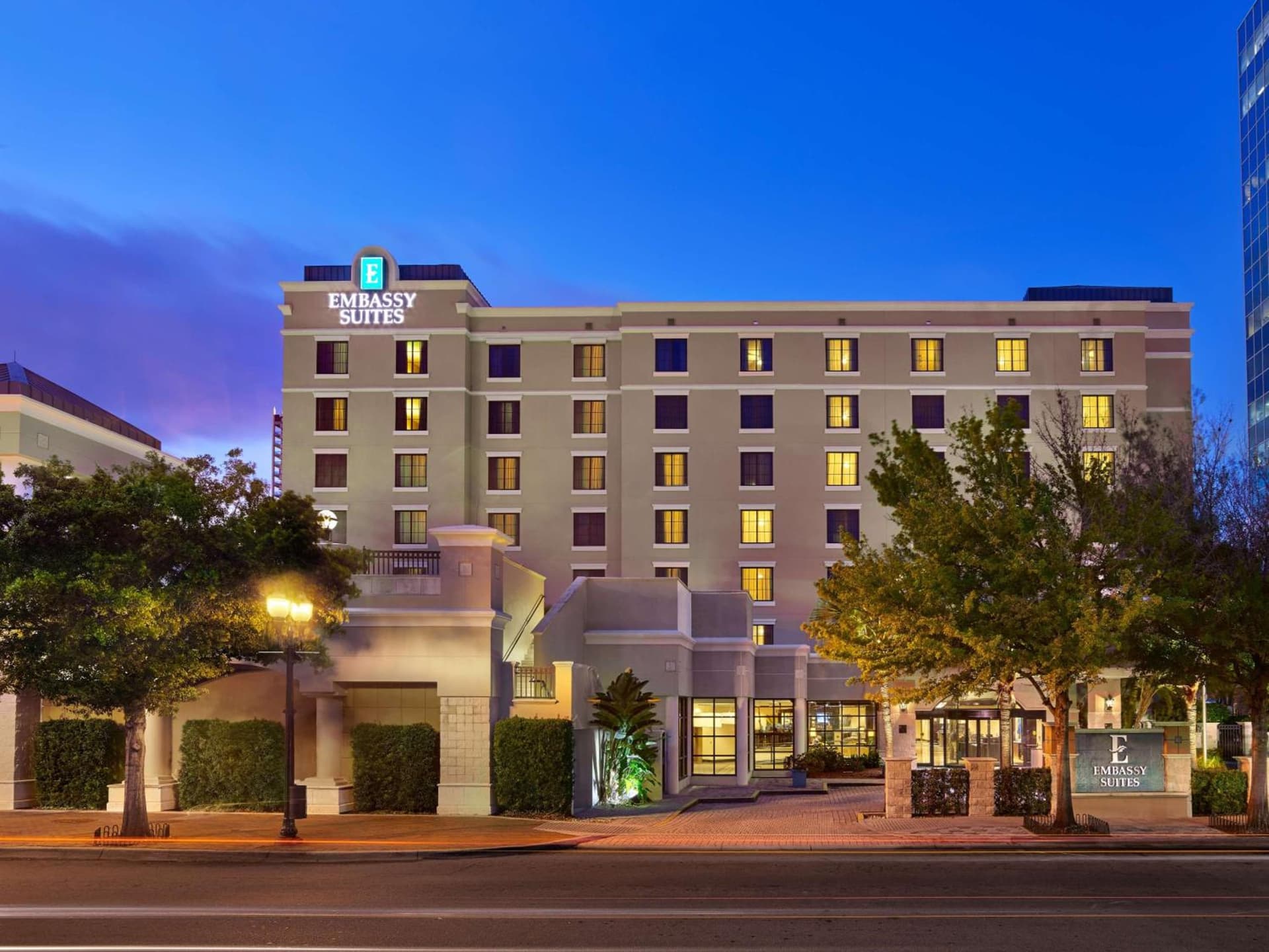 Embassy Suites by Hilton Orlando Downtown interior in Orlando, FL — gallery photo 2