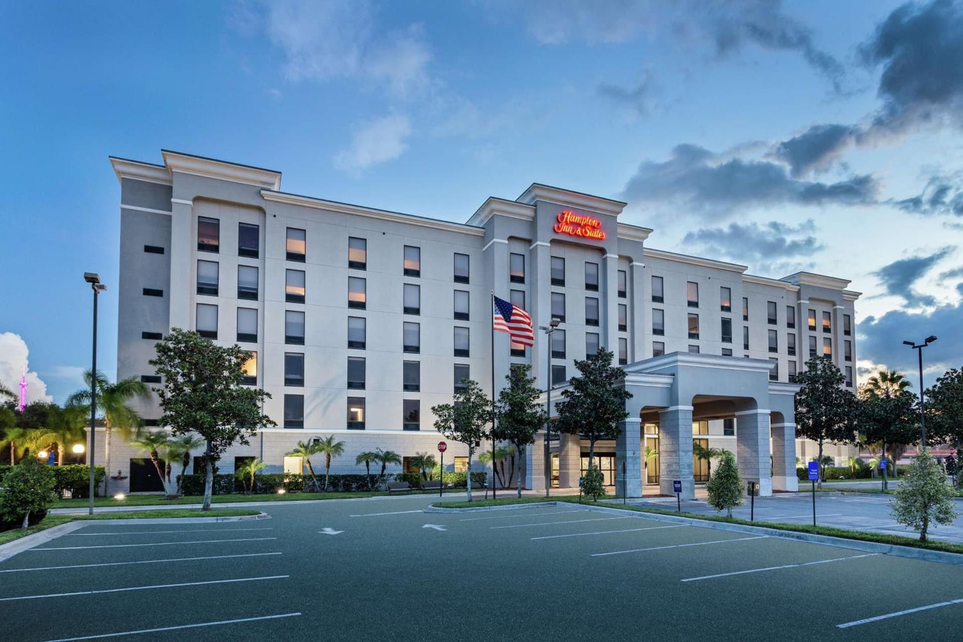 Hampton Inn & Suites Orlando International Drive North featured exterior or lobby in Orlando, FL — similar hotel
