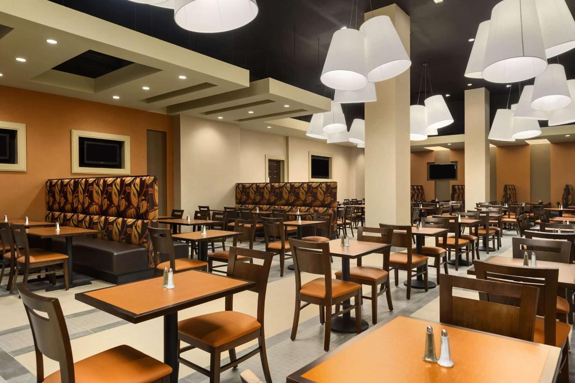 Embassy Suites by Hilton Orlando Lake Buena Vista South gallery photo in Kissimmee, FL — image 101