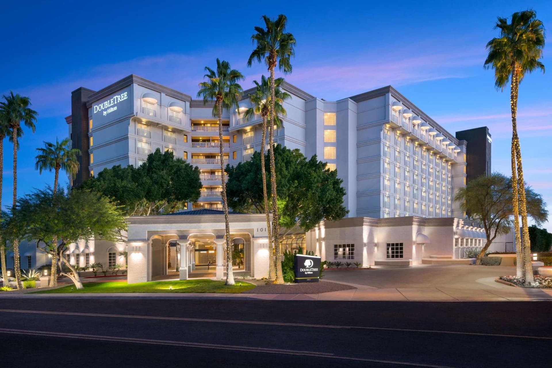Doubletree by Hilton Phoenix Mesa — hotel in Mesa, Arizona