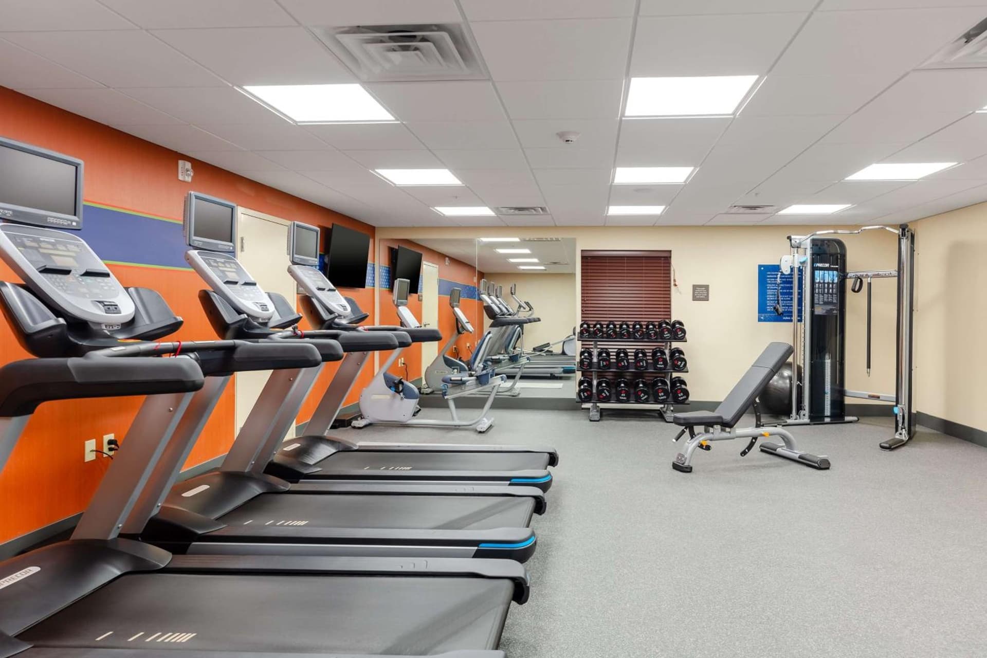 Hampton Inn Wetumpka gallery photo in Wetumpka, AL — image 24