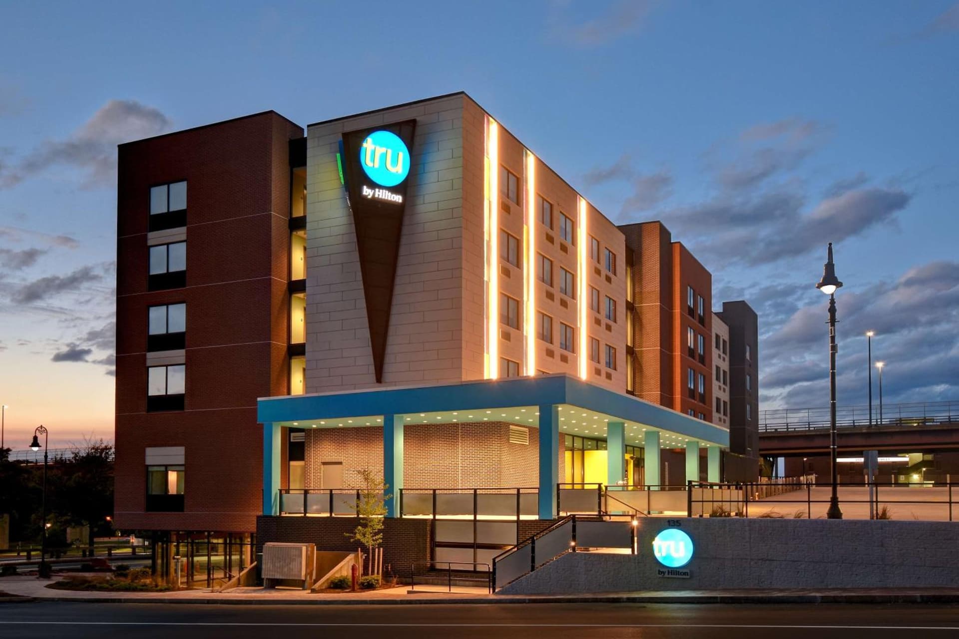 Tru by Hilton Manchester Downtown gallery photo in Manchester, NH — image 14