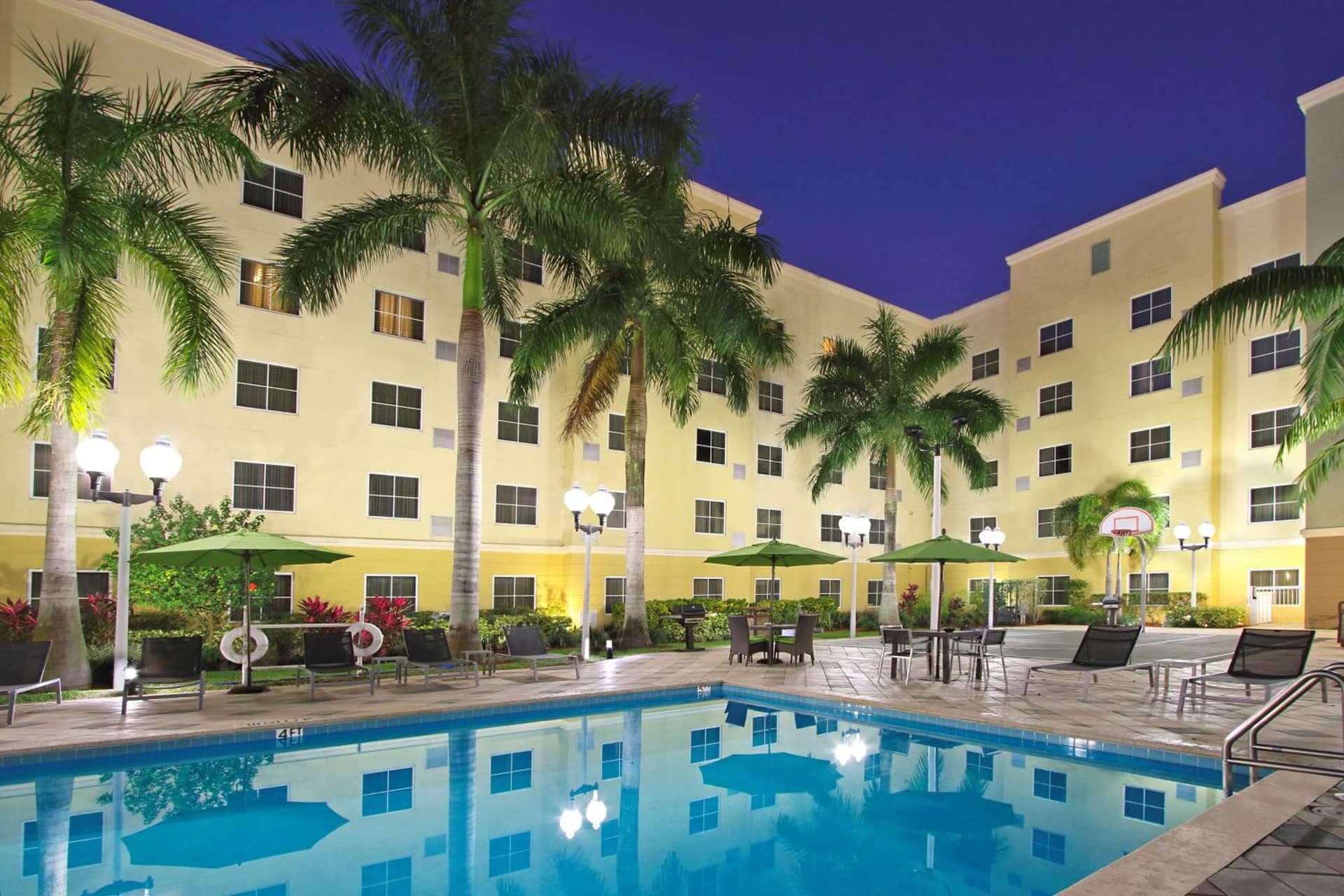 Homewood Suites by Hilton Miami - Airport West interior in Miami, FL — gallery photo 2