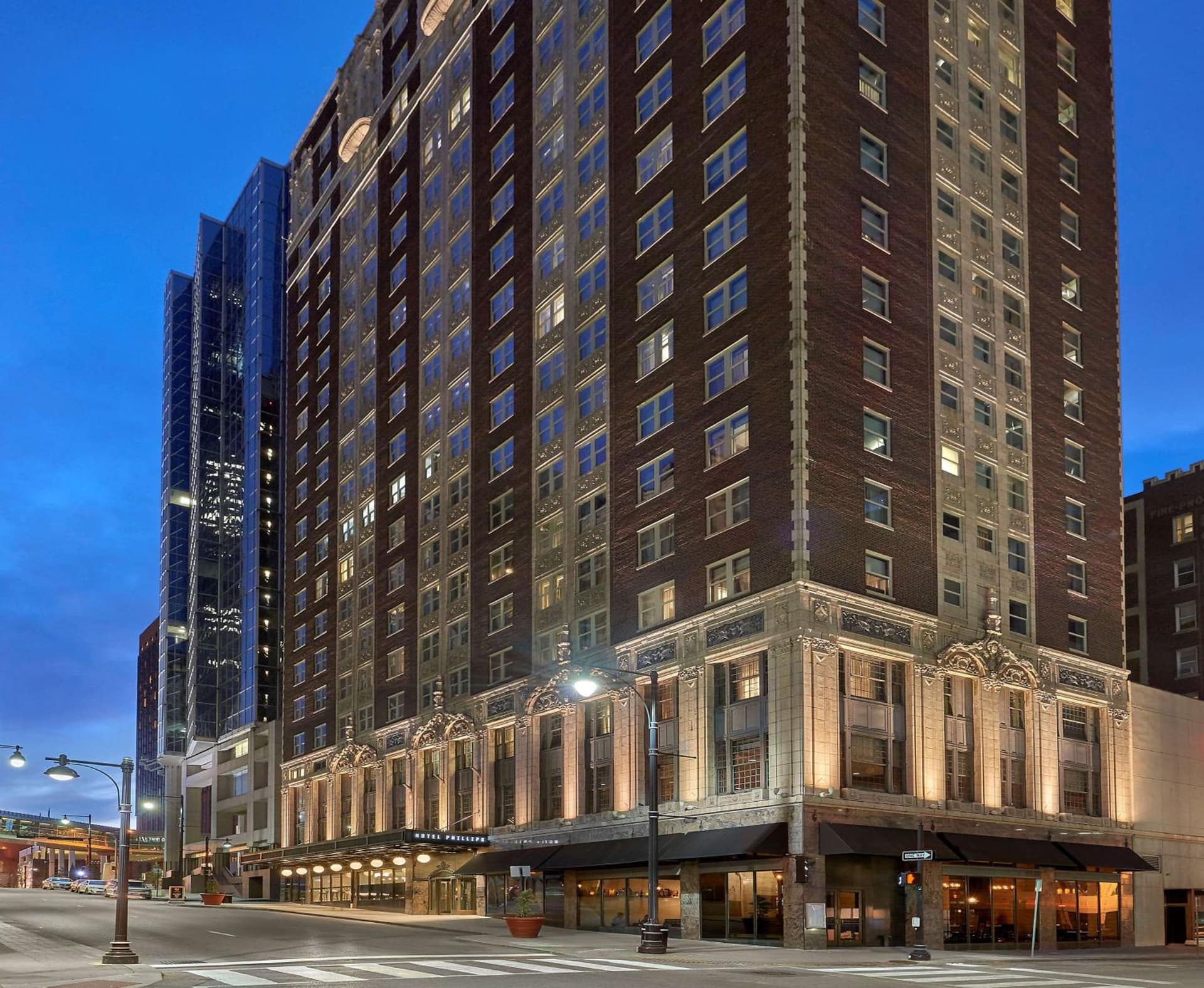 Hotel Phillips Kansas City, Curio Collection By Hilton interior in Kansas City, MO — gallery photo 2