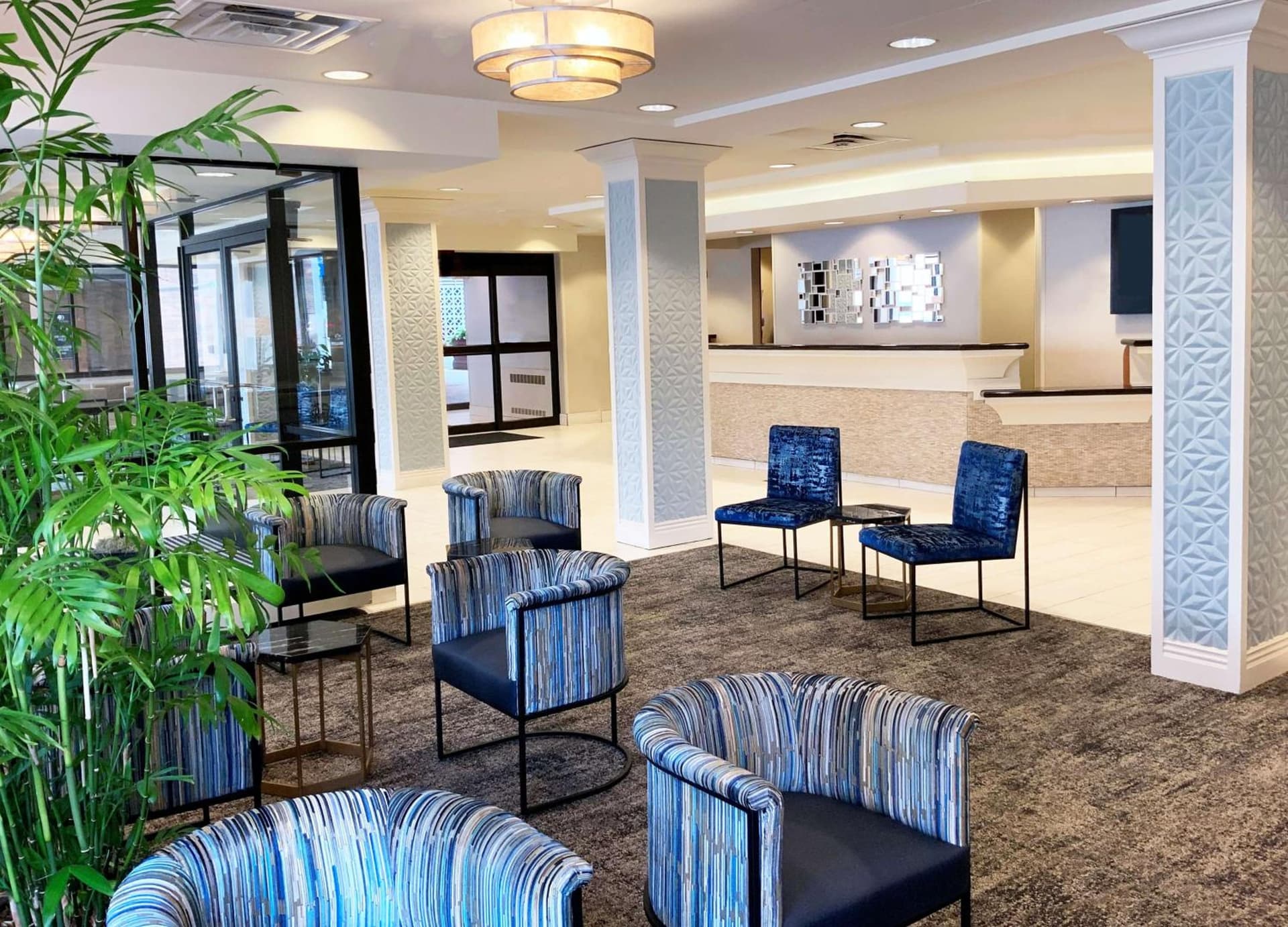 DoubleTree by Hilton Milwaukee Downtown gallery photo in Milwaukee, WI — image 33