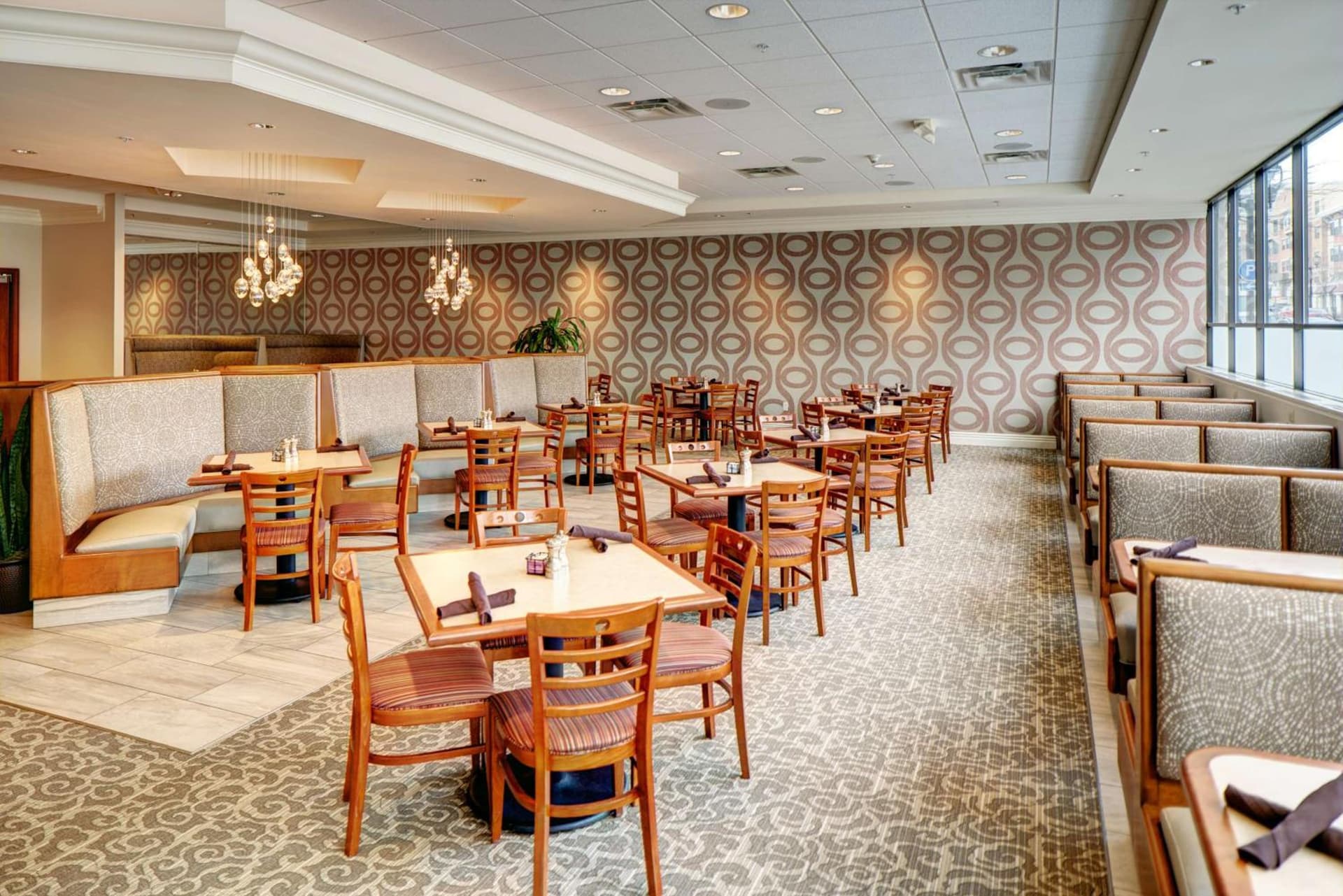 DoubleTree by Hilton Milwaukee Downtown gallery photo in Milwaukee, WI — image 36