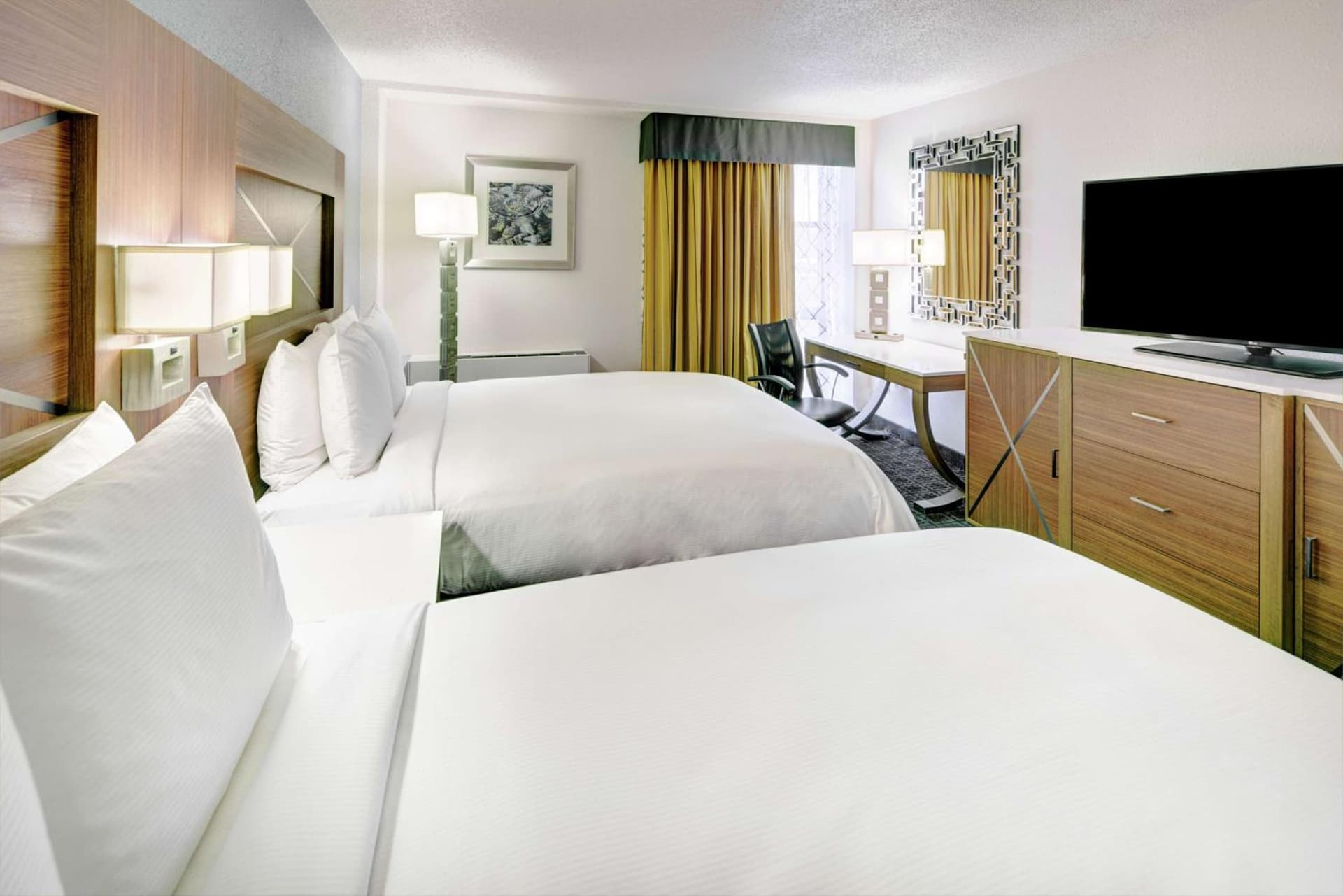 DoubleTree by Hilton Milwaukee Downtown gallery photo in Milwaukee, WI — image 19