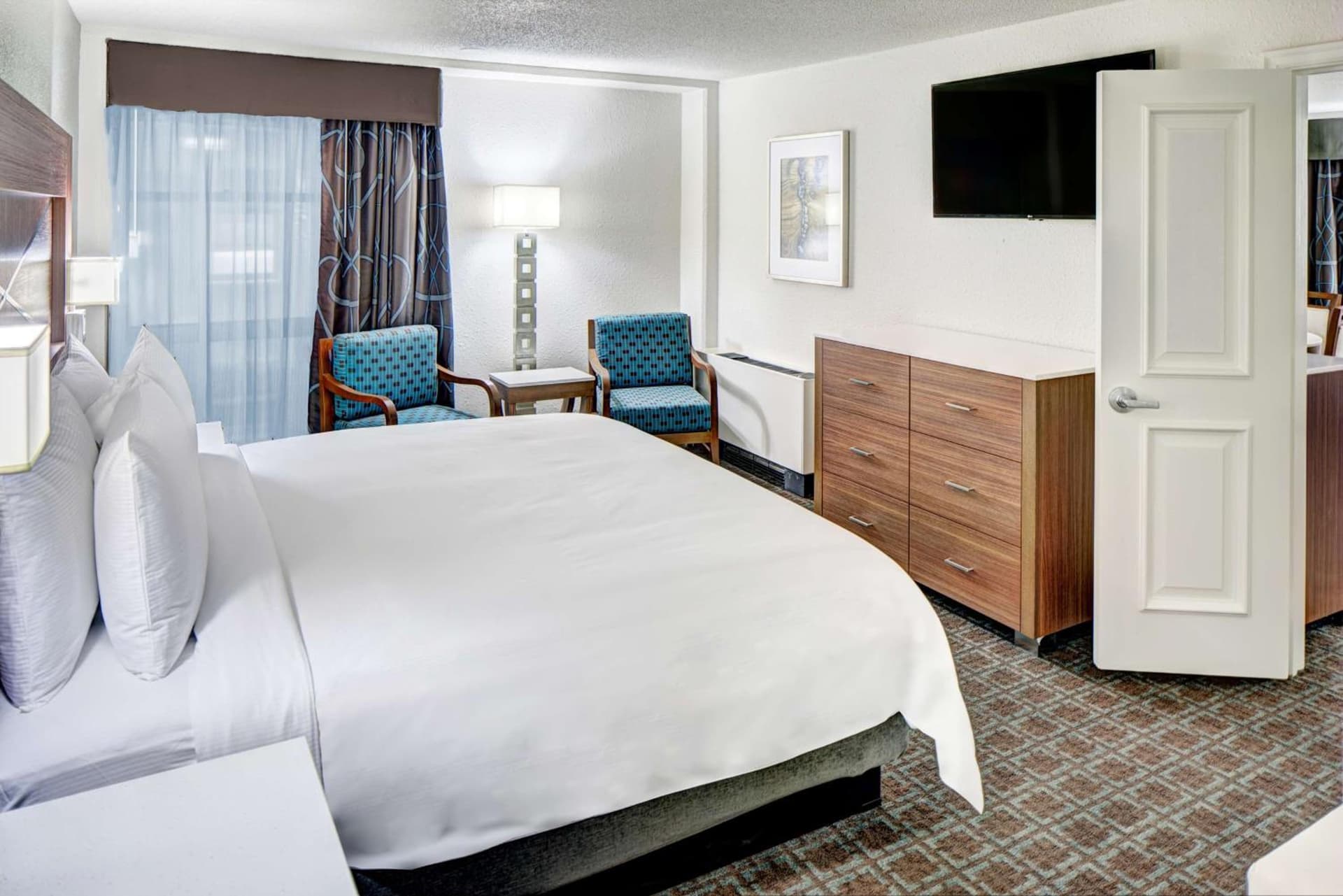 DoubleTree by Hilton Milwaukee Downtown gallery photo in Milwaukee, WI — image 14