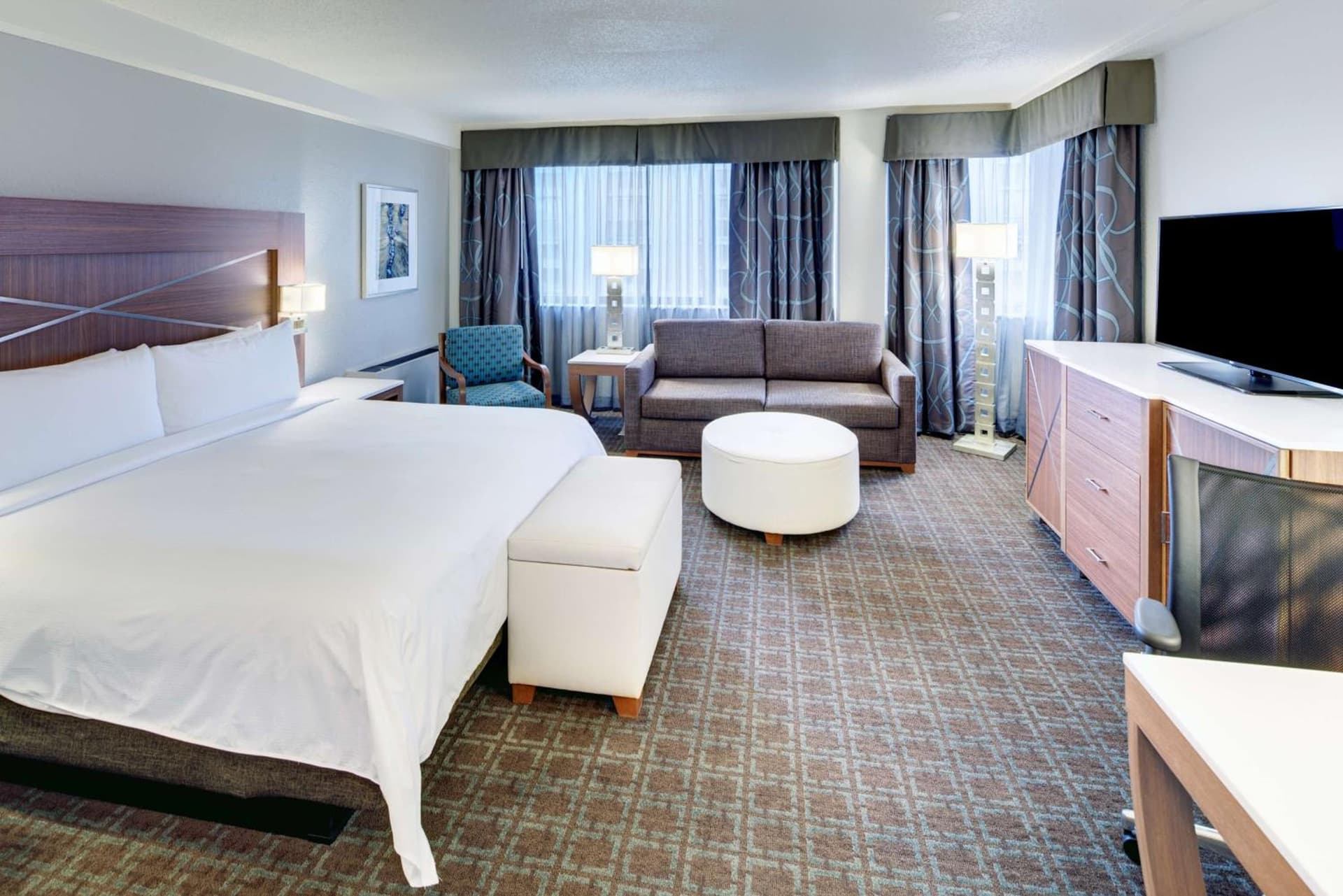 DoubleTree by Hilton Milwaukee Downtown gallery photo in Milwaukee, WI — image 13