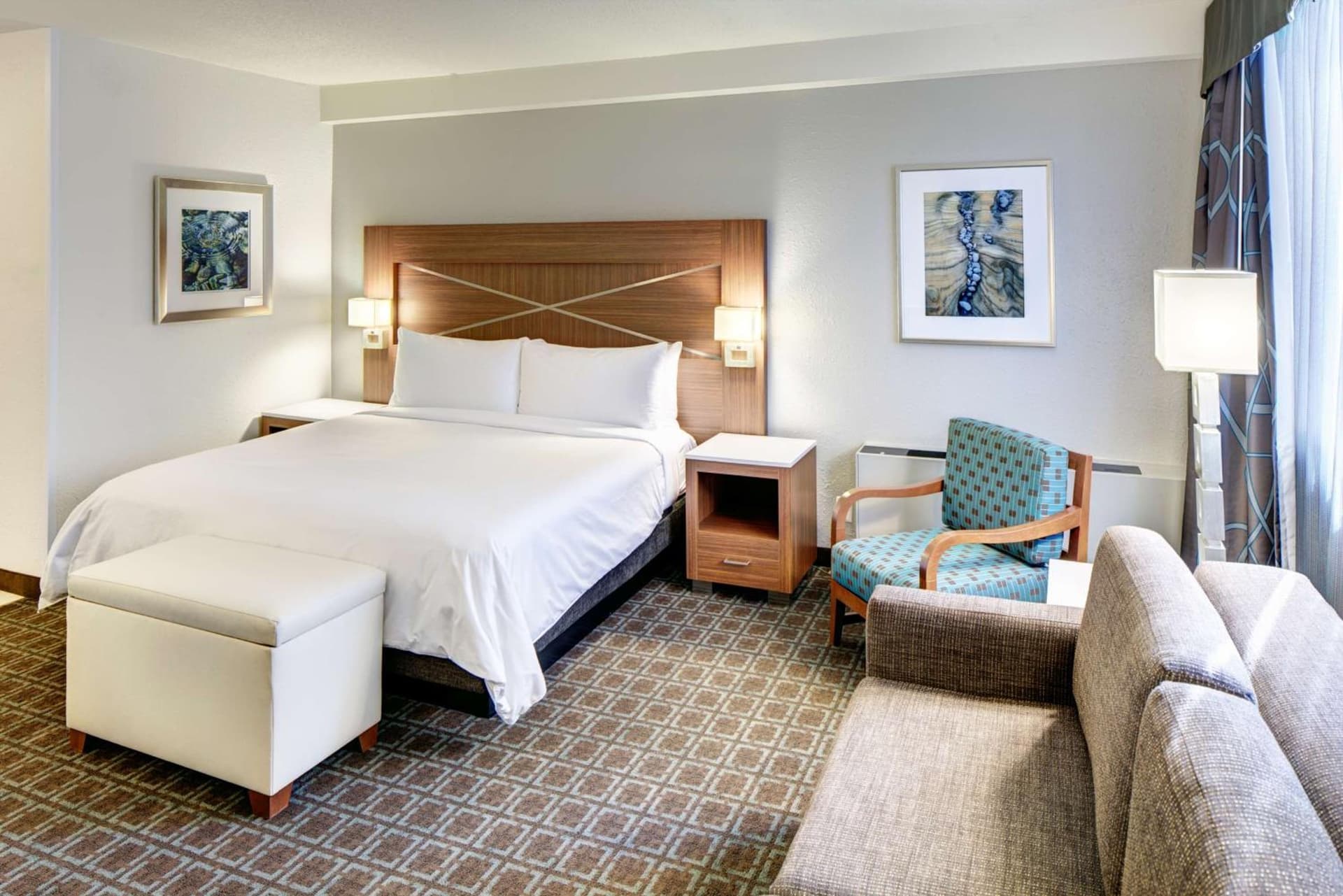 DoubleTree by Hilton Milwaukee Downtown gallery photo in Milwaukee, WI — image 38