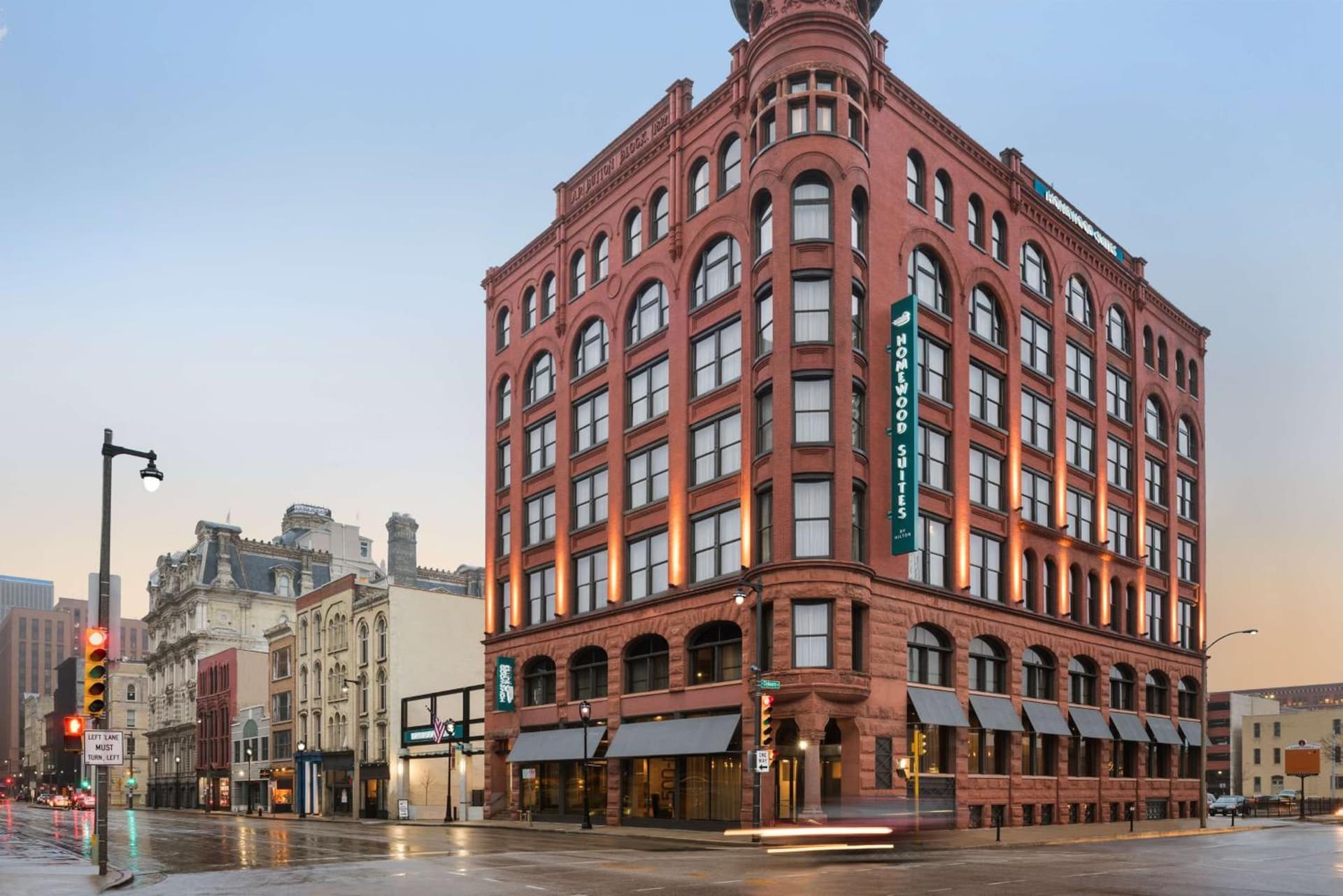 Homewood Suites By Hilton Milwaukee Downtown featured exterior or lobby in Milwaukee, WI — similar hotel