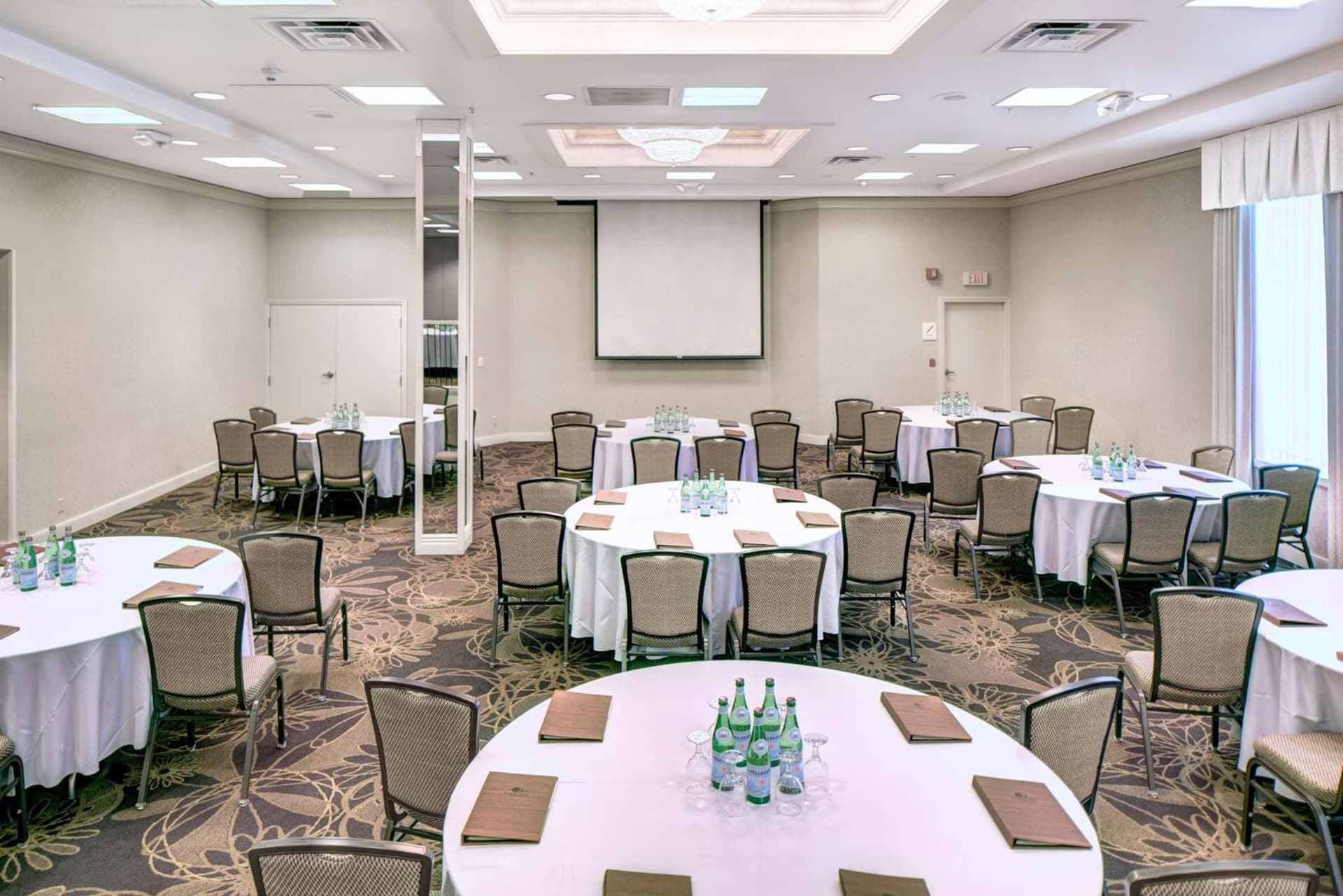 DoubleTree by Hilton Milwaukee Downtown gallery photo in Milwaukee, WI — image 8