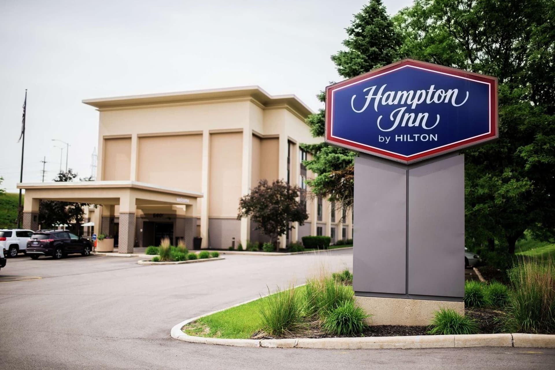 Hampton Inn Milwaukee Northwest featured exterior or lobby in Milwaukee, WI — similar hotel
