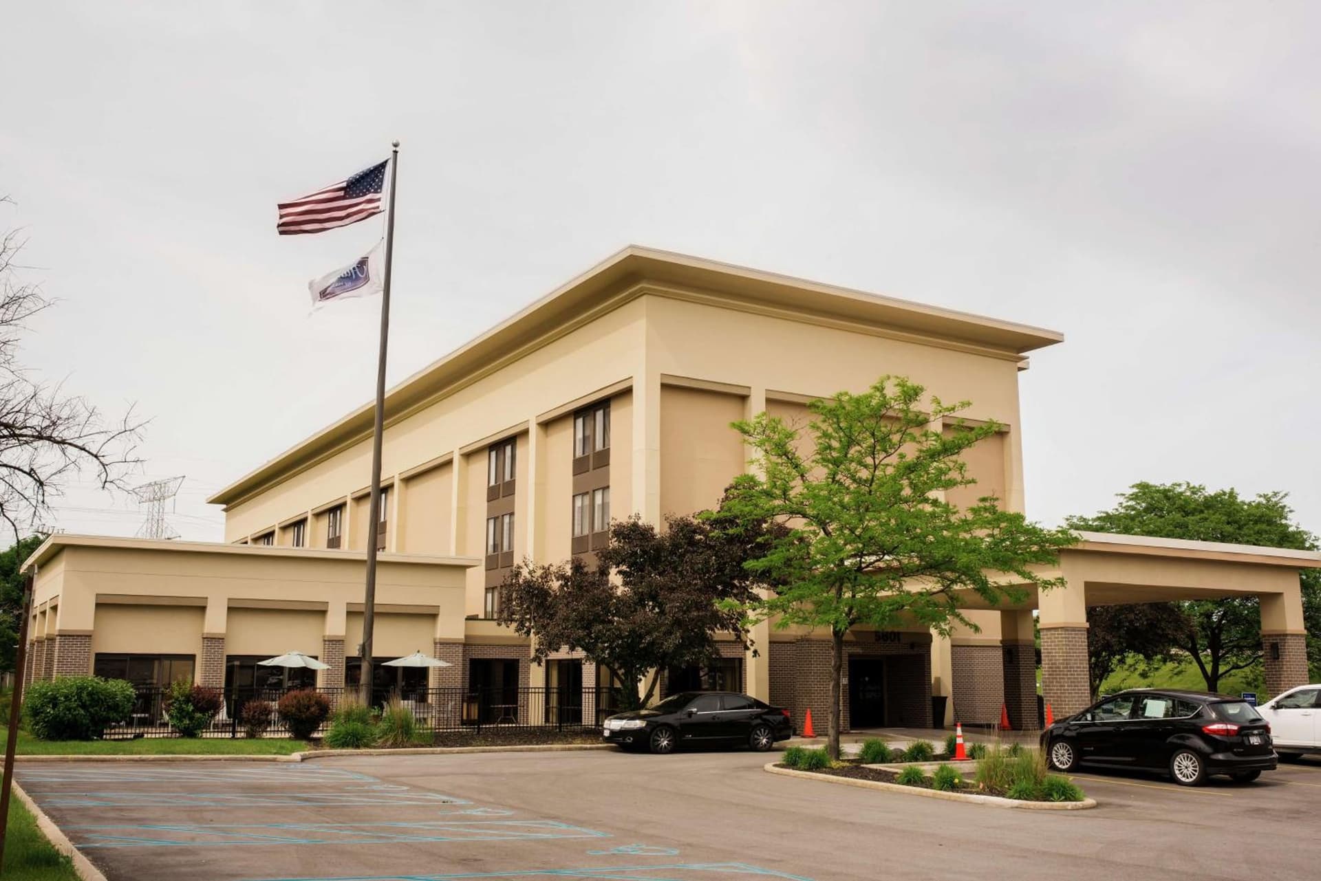 Hampton Inn Milwaukee Northwest property views in Milwaukee, WI — gallery photo 3