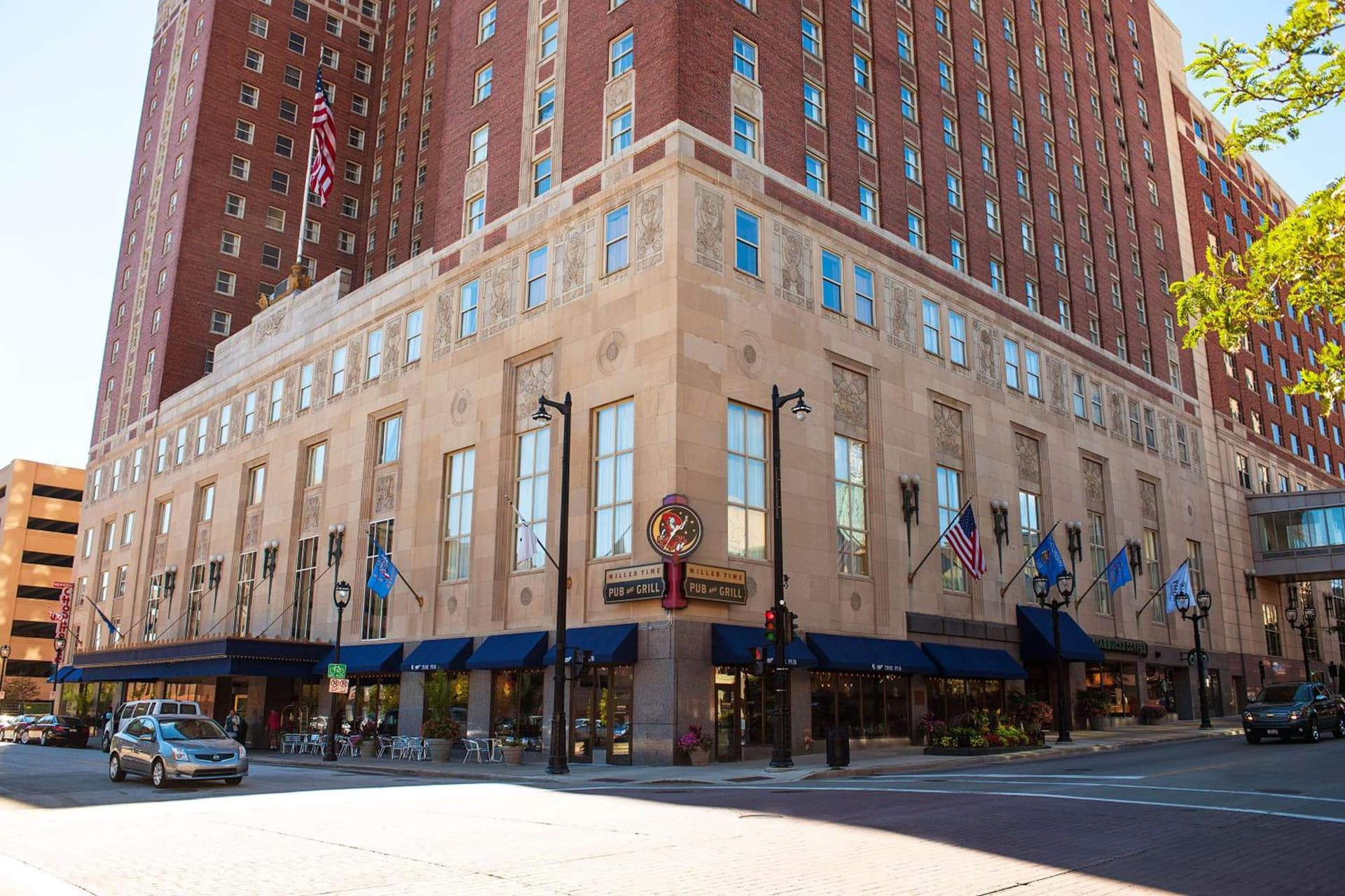 Hilton Milwaukee interior in Milwaukee, WI — gallery photo 2