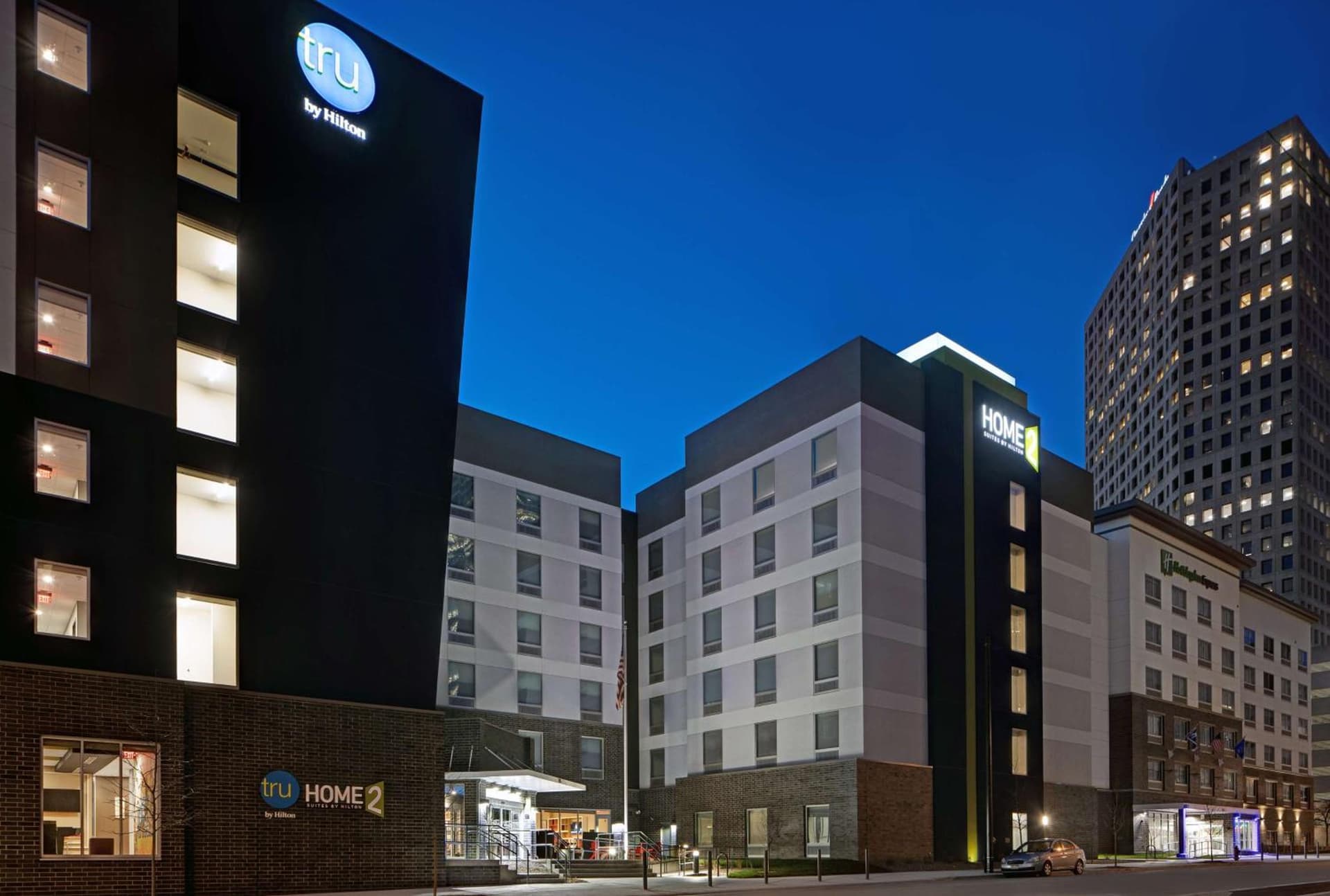 Home2 Suites By Hilton Milwaukee Downtown interior in Milwaukee, WI — gallery photo 2