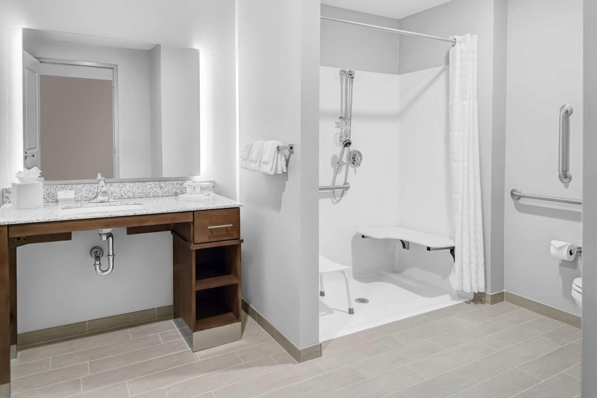 Homewood Suites By Hilton Wauwatosa Milwaukee gallery photo in Wauwatosa, WI — image 13