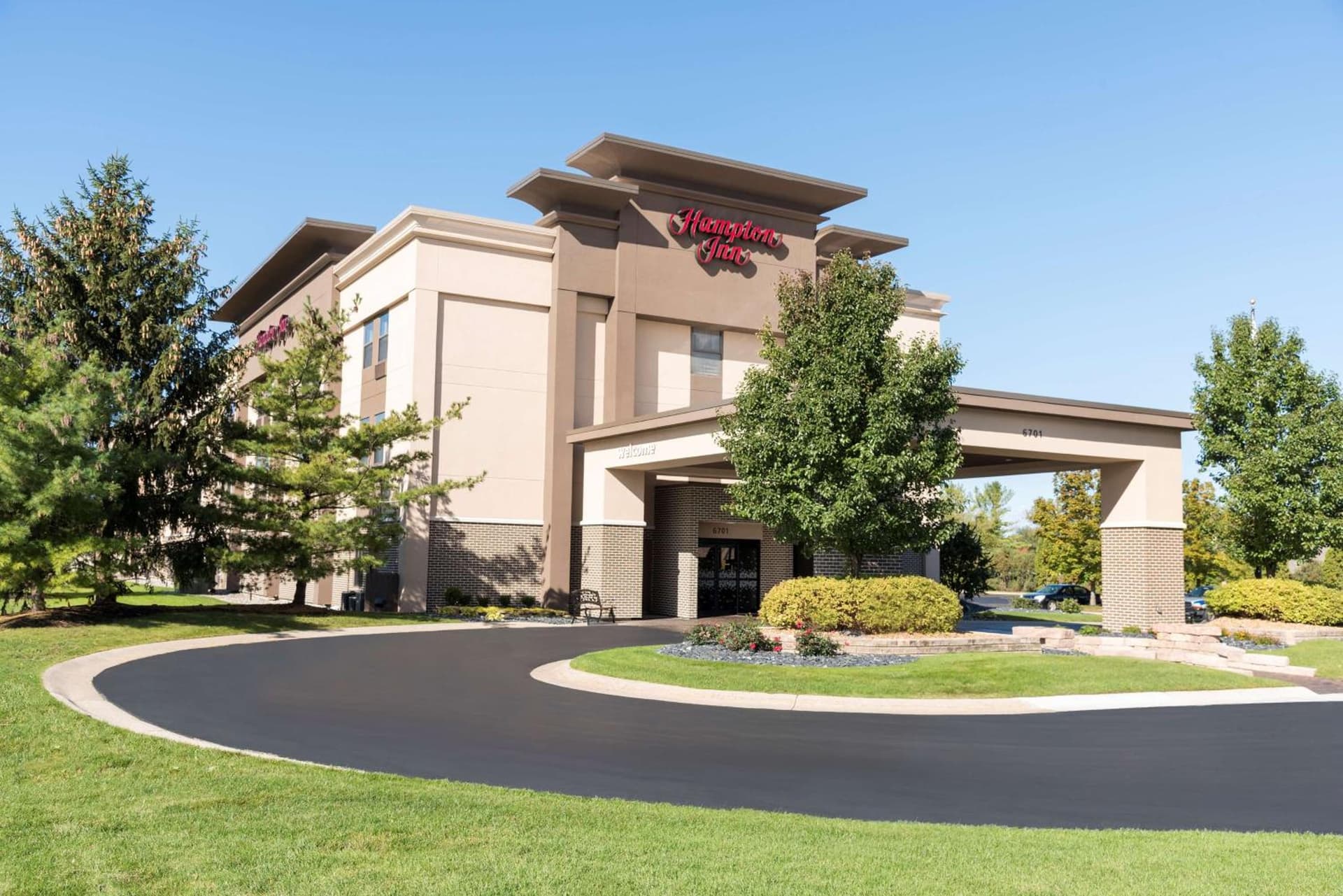 Hampton Inn Midland interior in Midland, MI — gallery photo 2