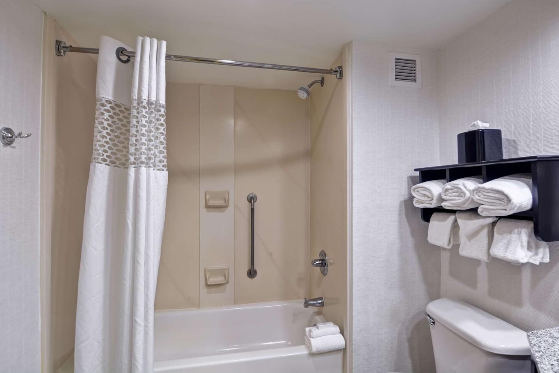 Hampton Inn Mobile/East Bay gallery photo in Daphne, AL — image 12