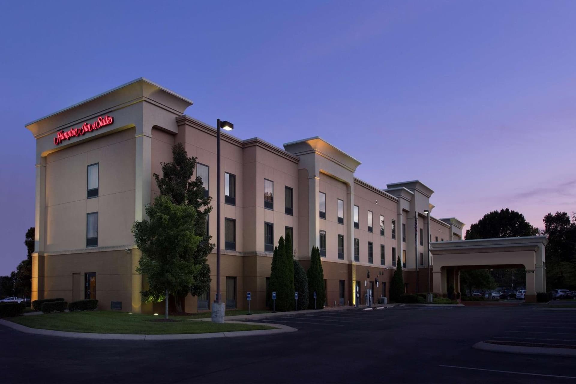 Hampton Inn & Suites Nashville-Smyrna interior in Smyrna, TN — gallery photo 2