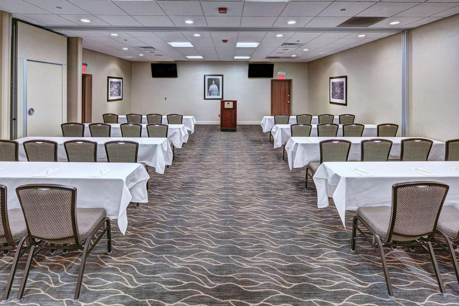 DoubleTree by Hilton Madison Downtown gallery photo in Madison, WI — image 21