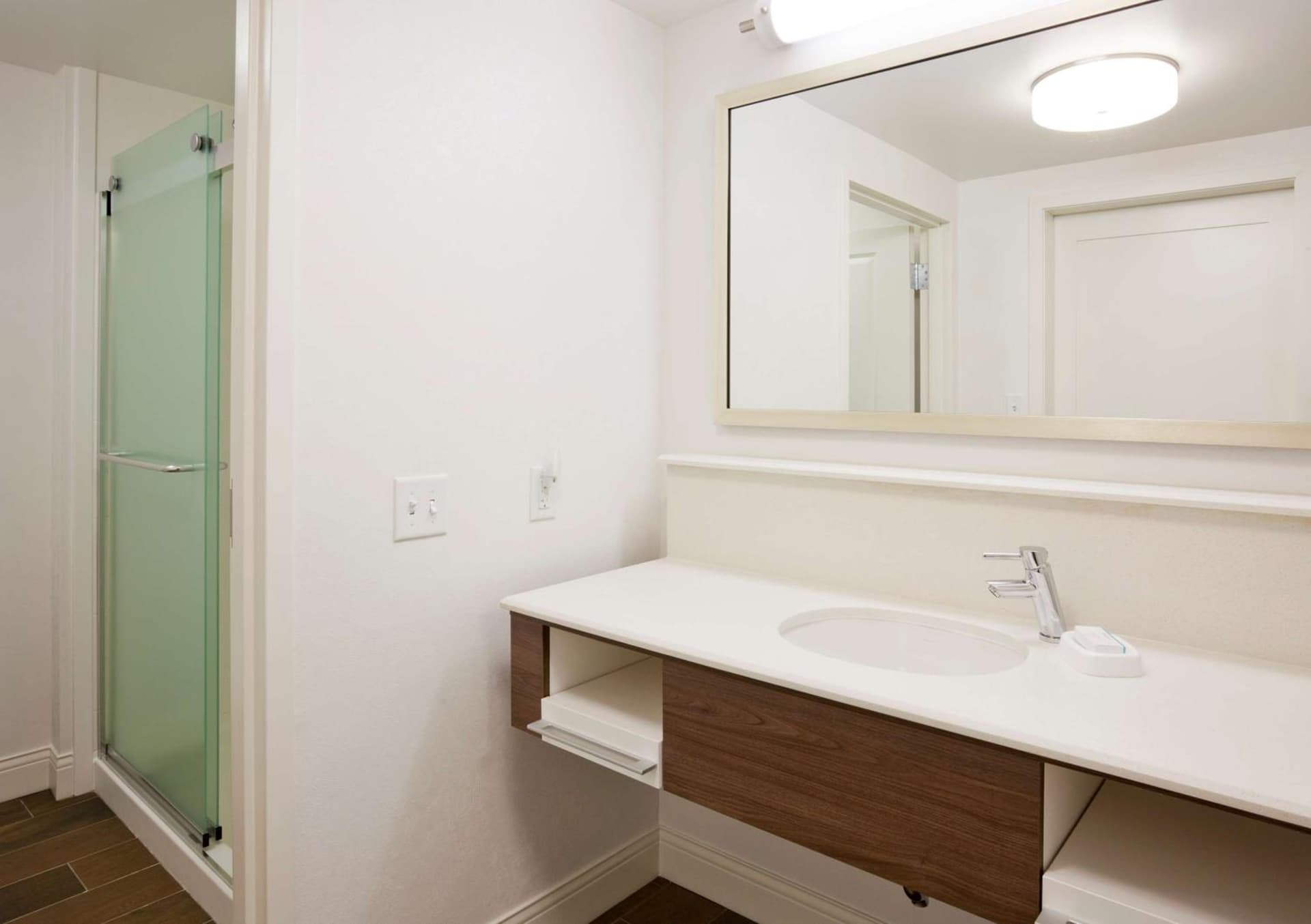 Hampton Inn Minneapolis Bloomington West property views in Bloomington, MN — gallery photo 3