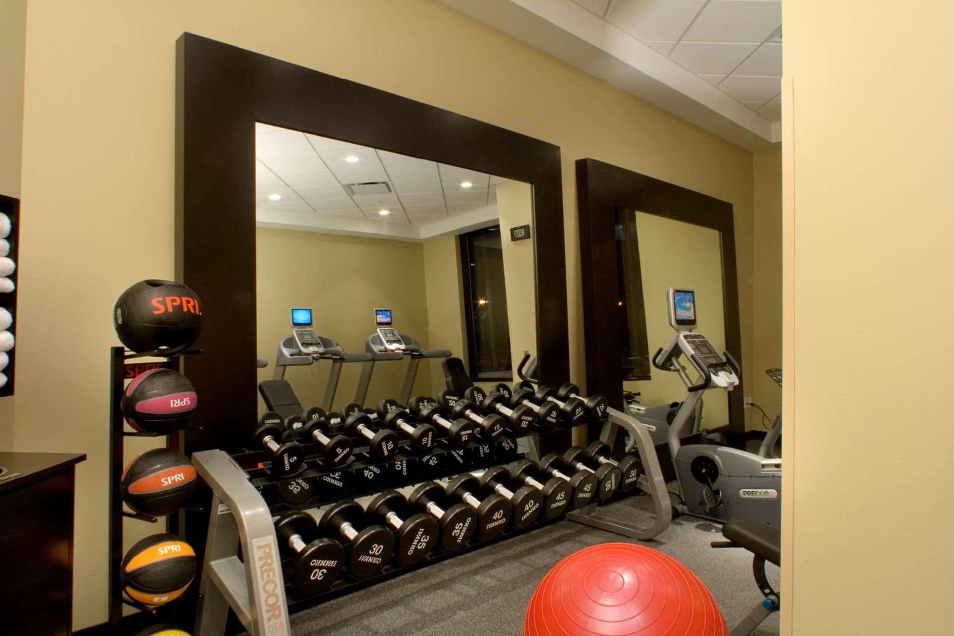 Hilton Garden Inn Minneapolis Downtown gallery photo in Minneapolis, MN — image 4