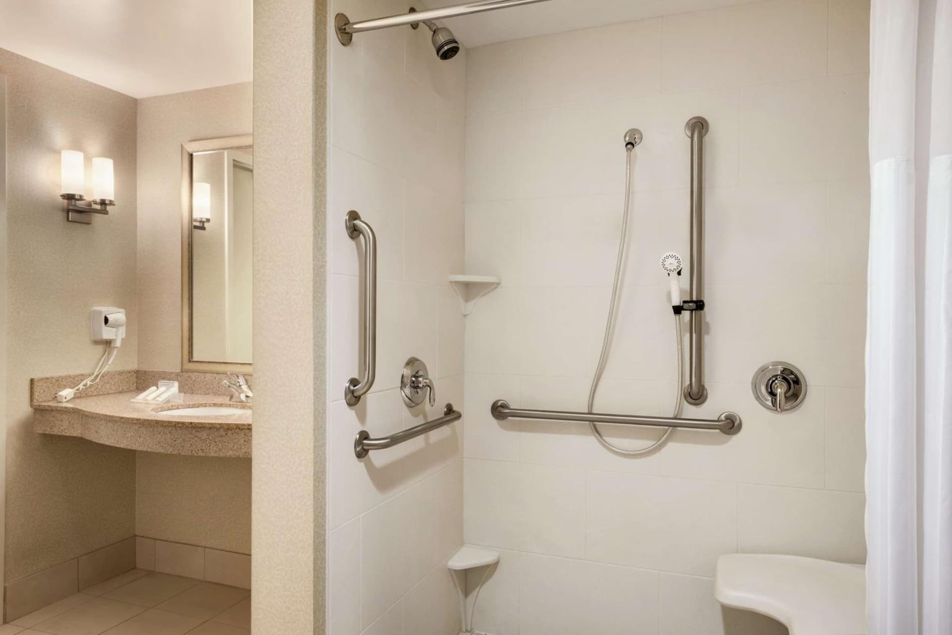 Hilton Garden Inn Minneapolis Downtown gallery photo in Minneapolis, MN — image 14