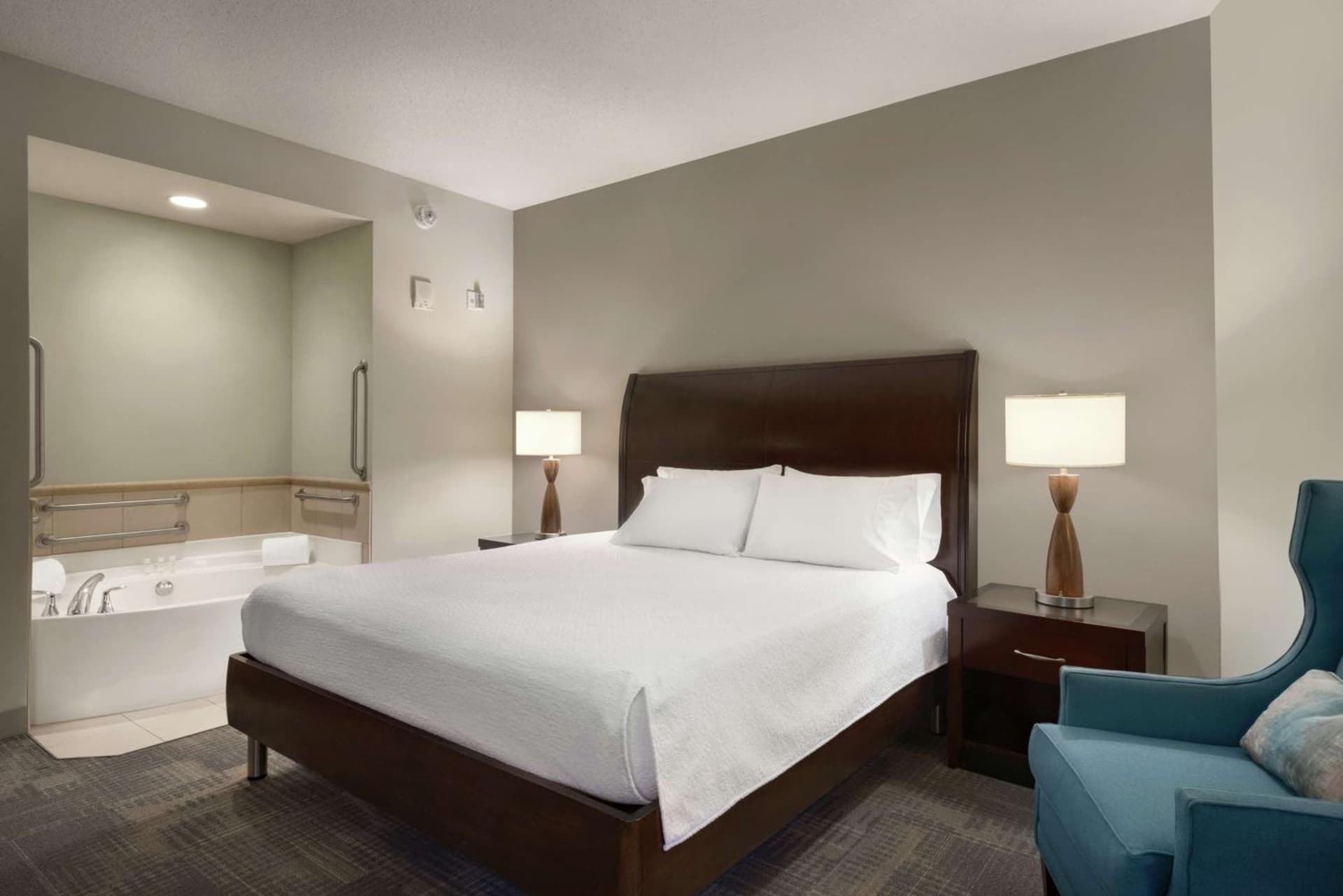 Hilton Garden Inn Minneapolis Downtown interior in Minneapolis, MN — gallery photo 2