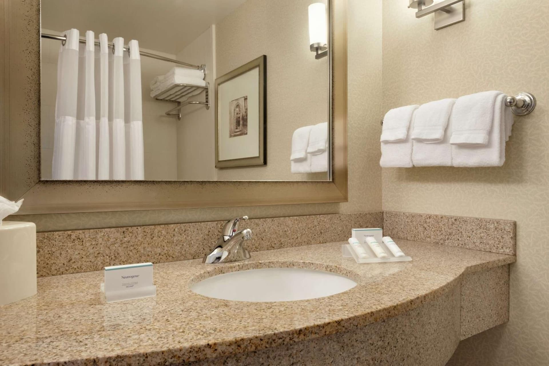 Hilton Garden Inn Minneapolis Downtown gallery photo in Minneapolis, MN — image 9