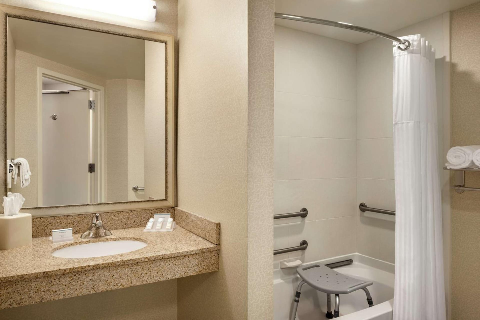Hilton Garden Inn Minneapolis Downtown gallery photo in Minneapolis, MN — image 39