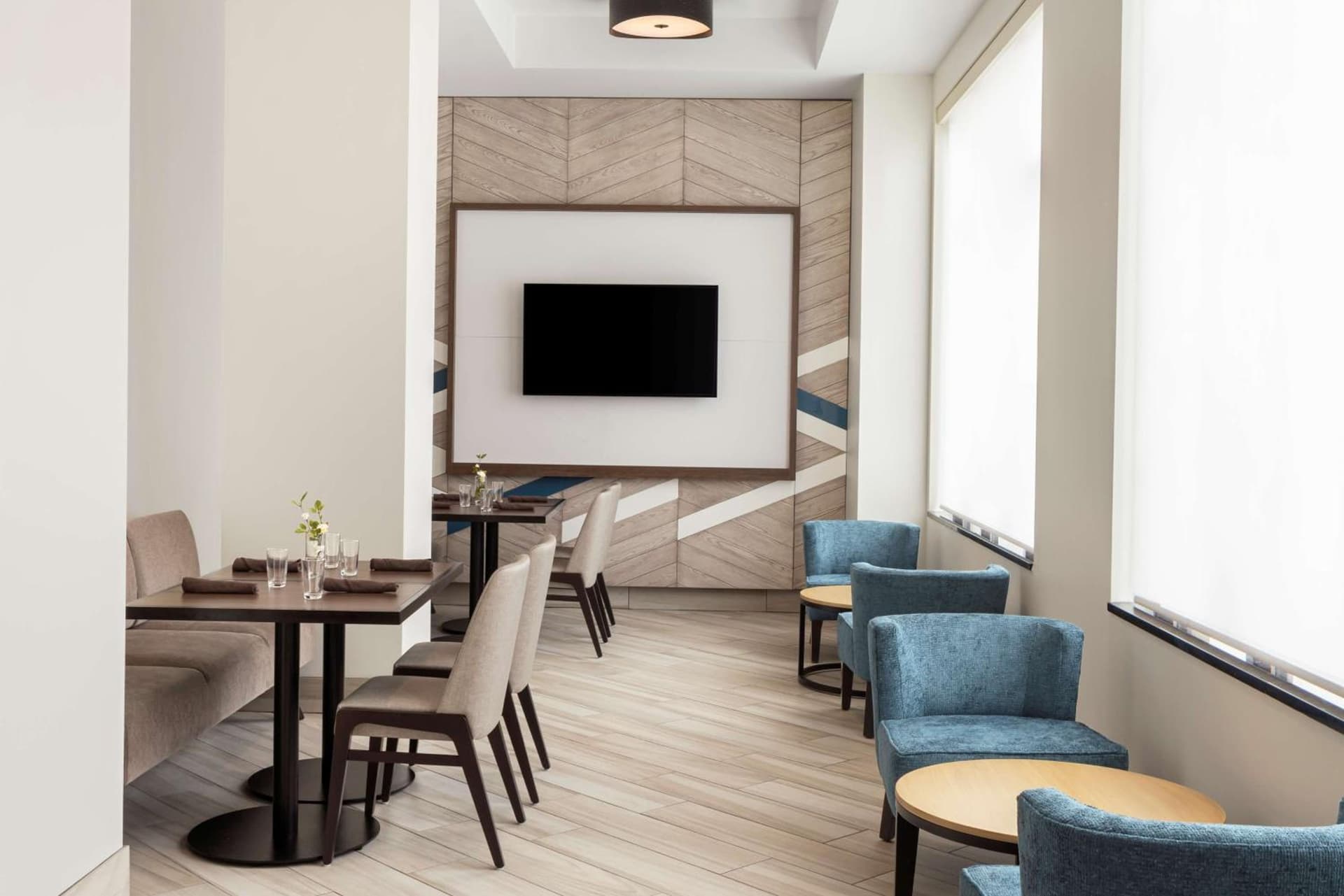 Hilton Garden Inn Minneapolis Downtown gallery photo in Minneapolis, MN — image 24