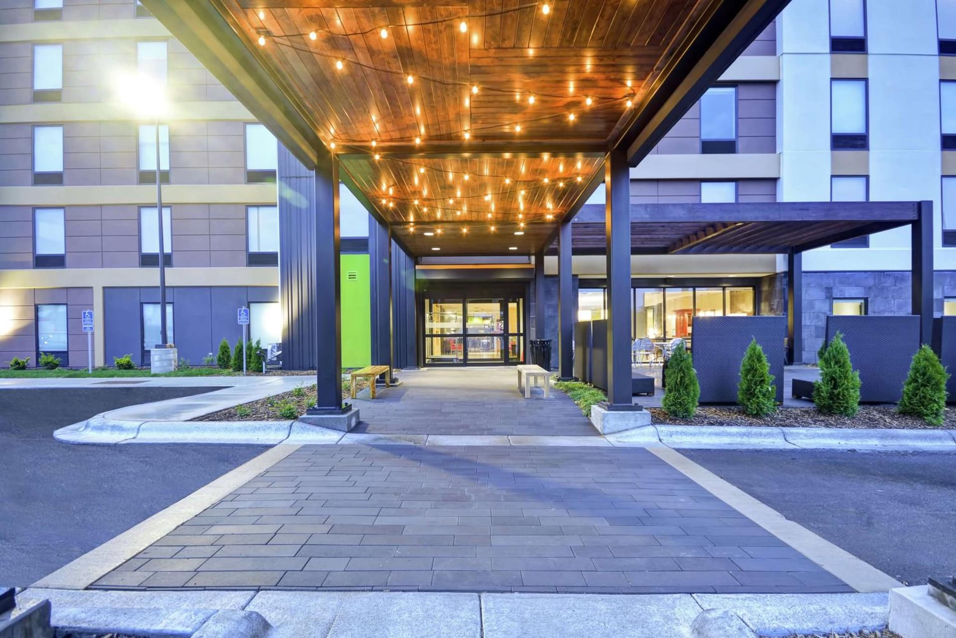 Home2 Suites By Hilton Minneapolis-Eden Prairie interior in Minnetonka, MN — gallery photo 2