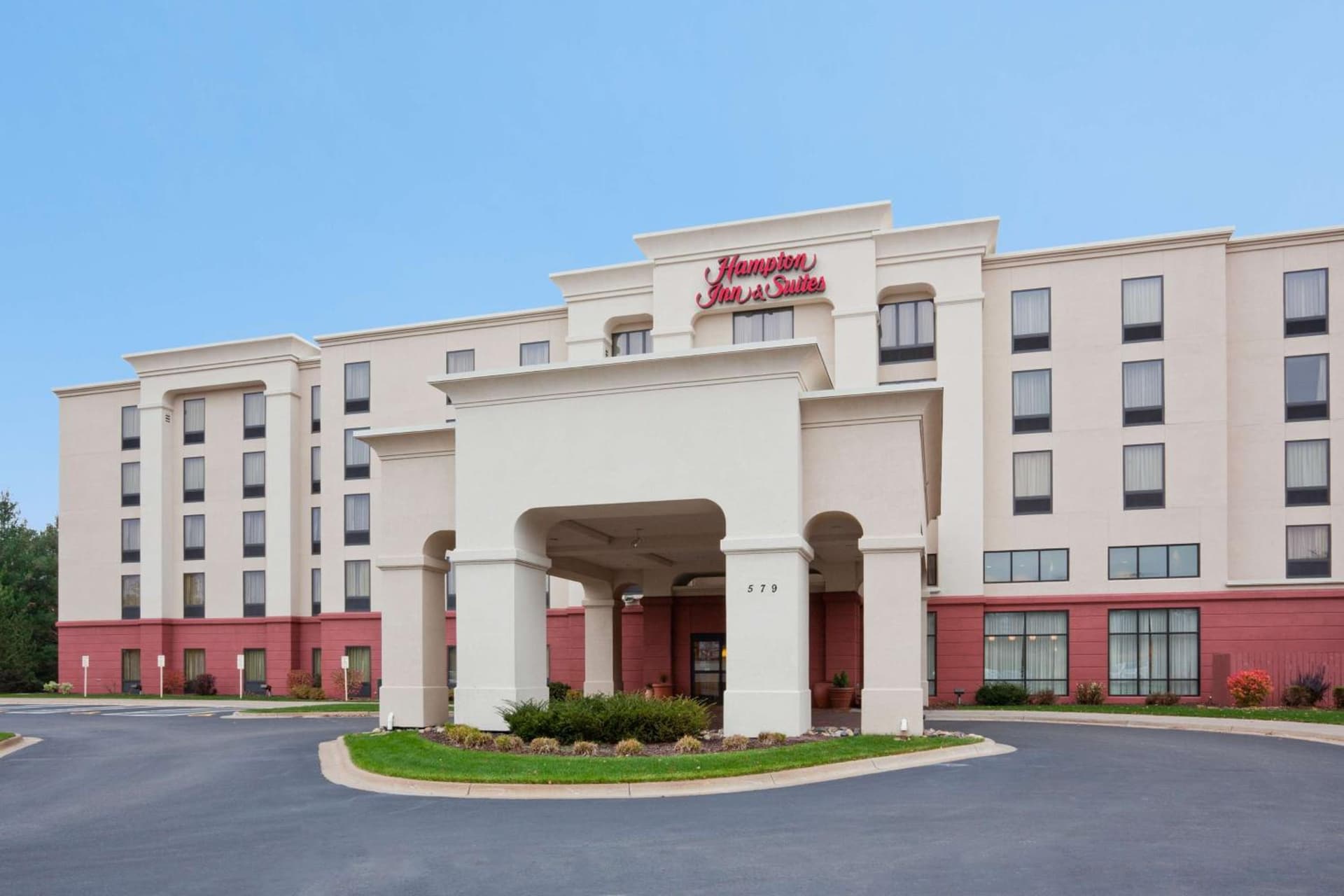 Hampton Inn & Suites Lino Lakes property views in Lino Lakes, MN — gallery photo 3
