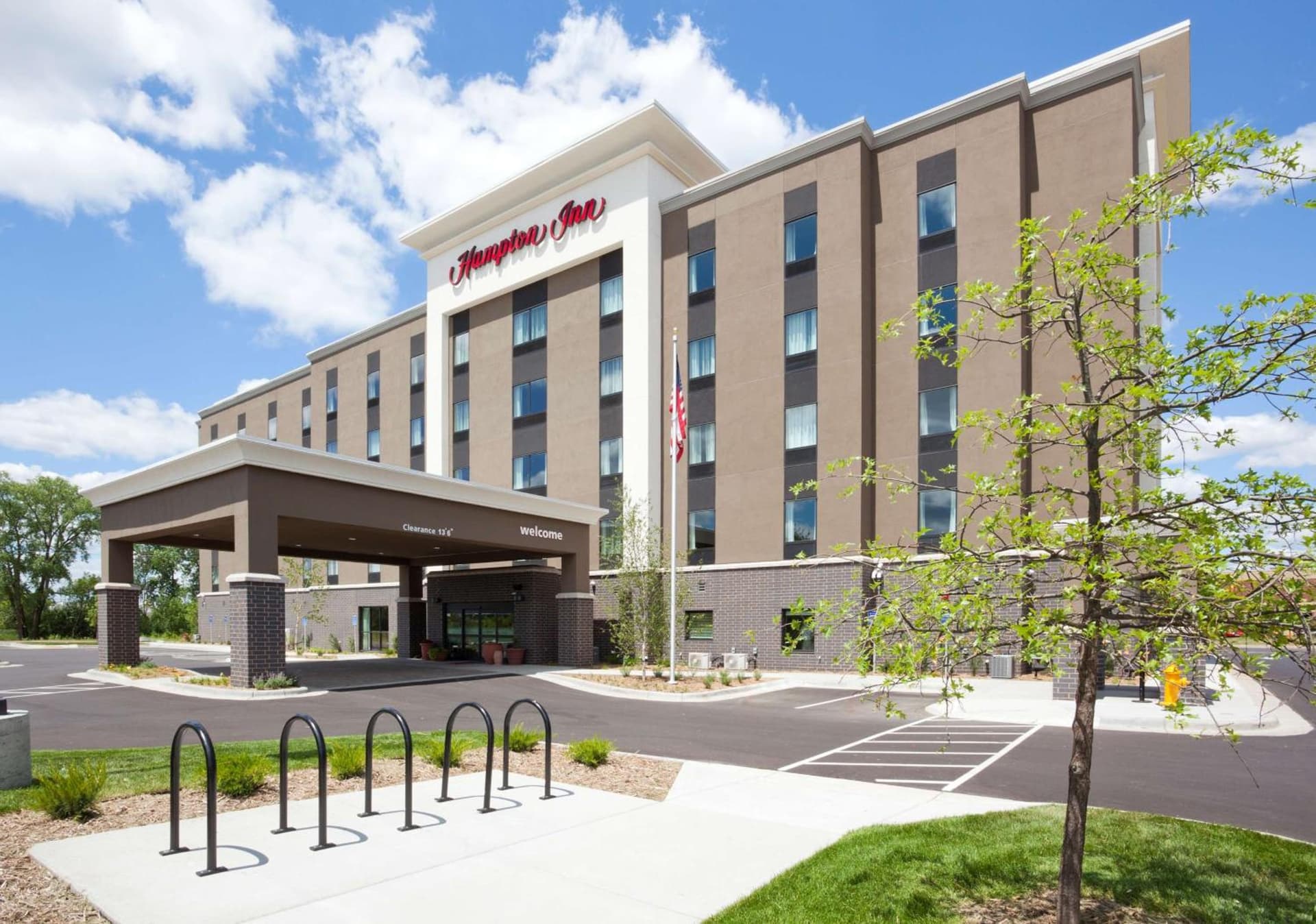 Hampton Inn Minneapolis-Roseville,MN featured exterior or lobby in Roseville, MN — similar hotel