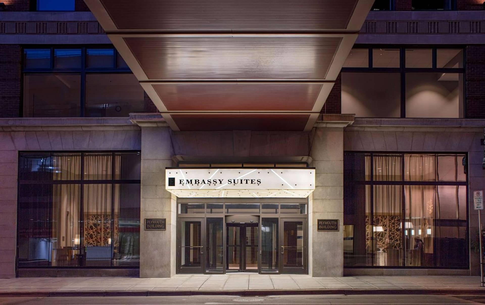 Embassy Suites By Hilton Minneapolis Downtown Hotel gallery photo in Minneapolis, MN — image 6