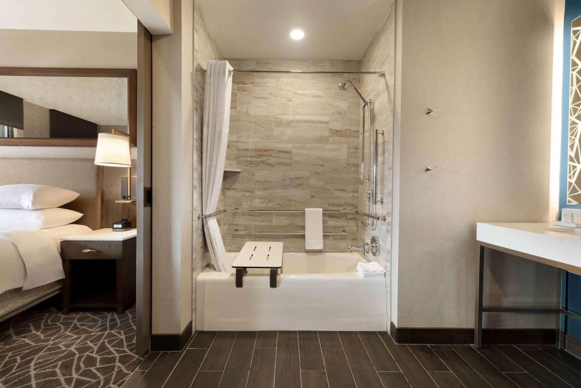 Embassy Suites By Hilton Minneapolis Downtown Hotel gallery photo in Minneapolis, MN — image 23