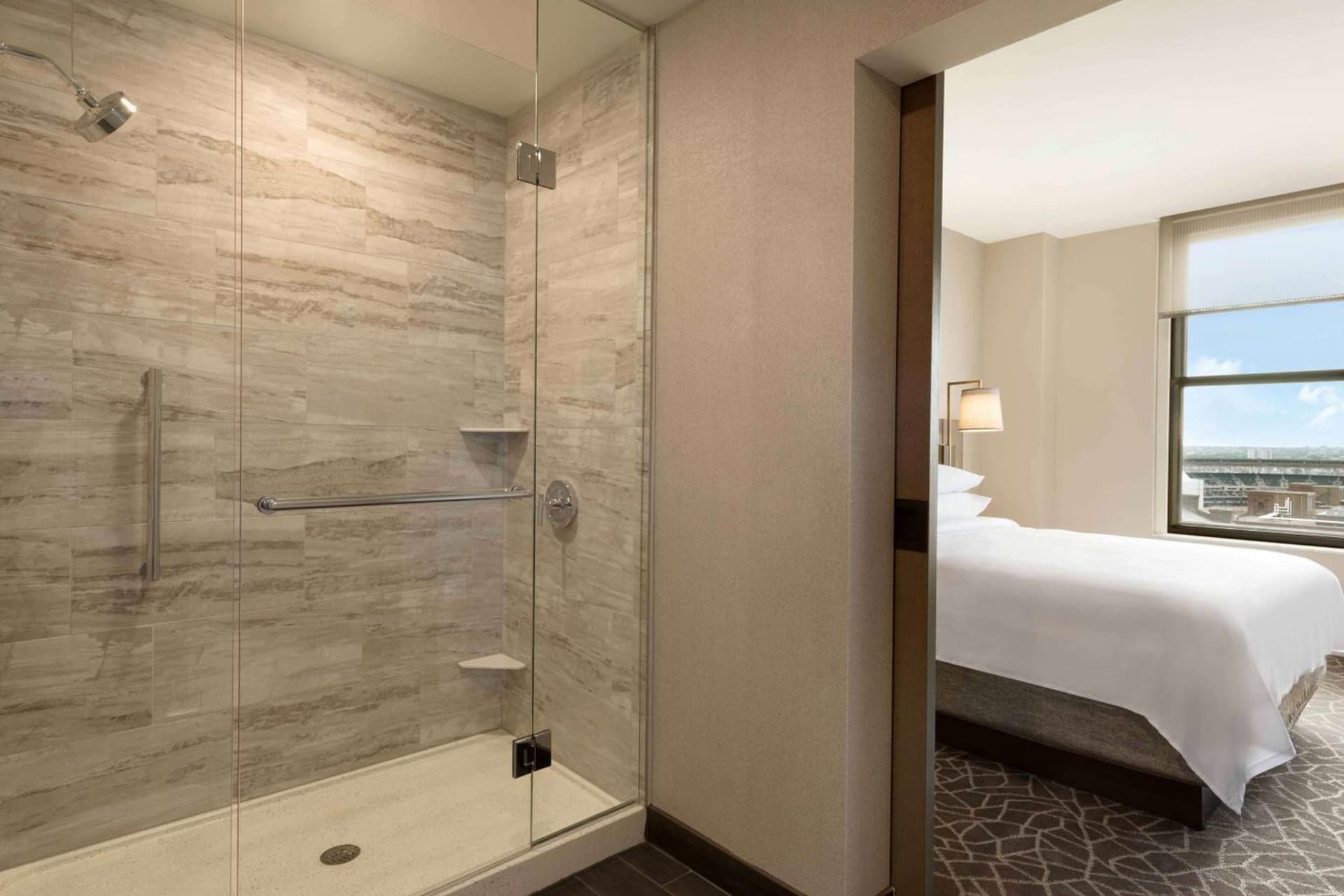 Embassy Suites By Hilton Minneapolis Downtown Hotel gallery photo in Minneapolis, MN — image 34