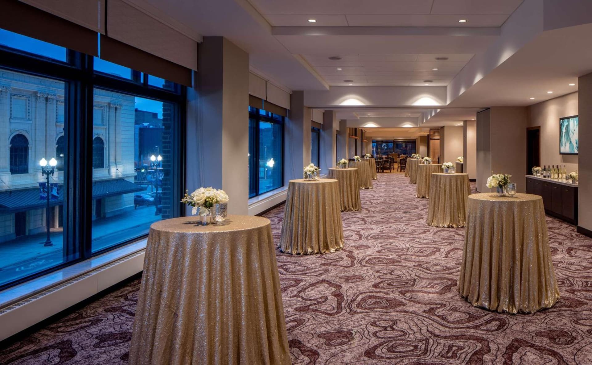 Embassy Suites By Hilton Minneapolis Downtown Hotel gallery photo in Minneapolis, MN — image 40