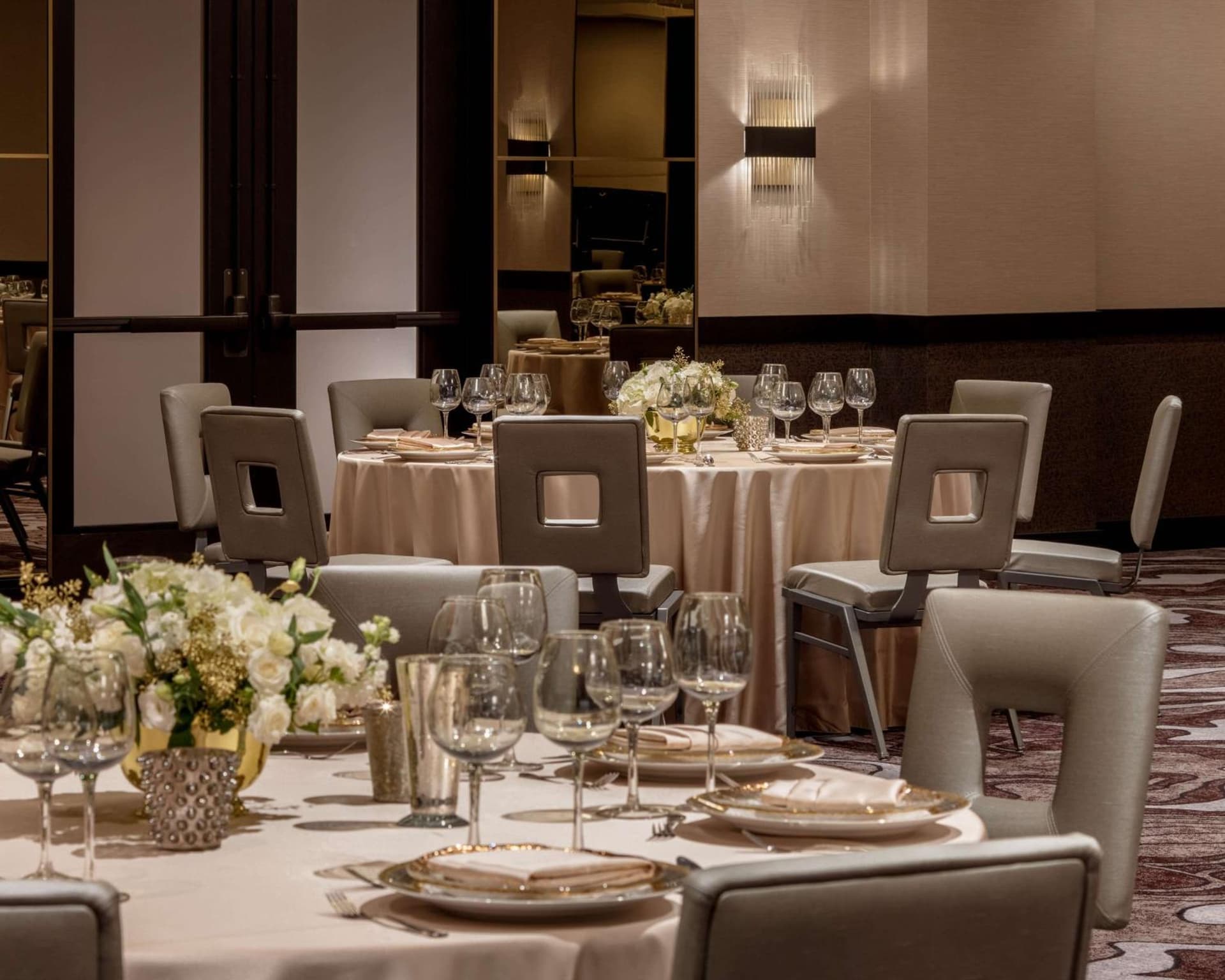 Embassy Suites By Hilton Minneapolis Downtown Hotel gallery photo in Minneapolis, MN — image 21