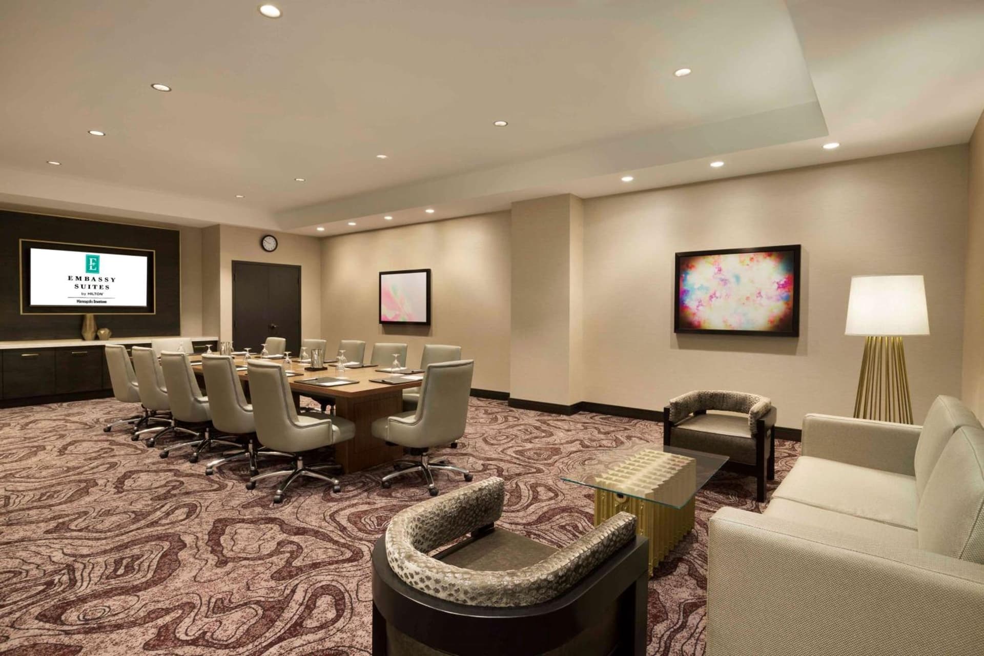 Embassy Suites By Hilton Minneapolis Downtown Hotel gallery photo in Minneapolis, MN — image 44