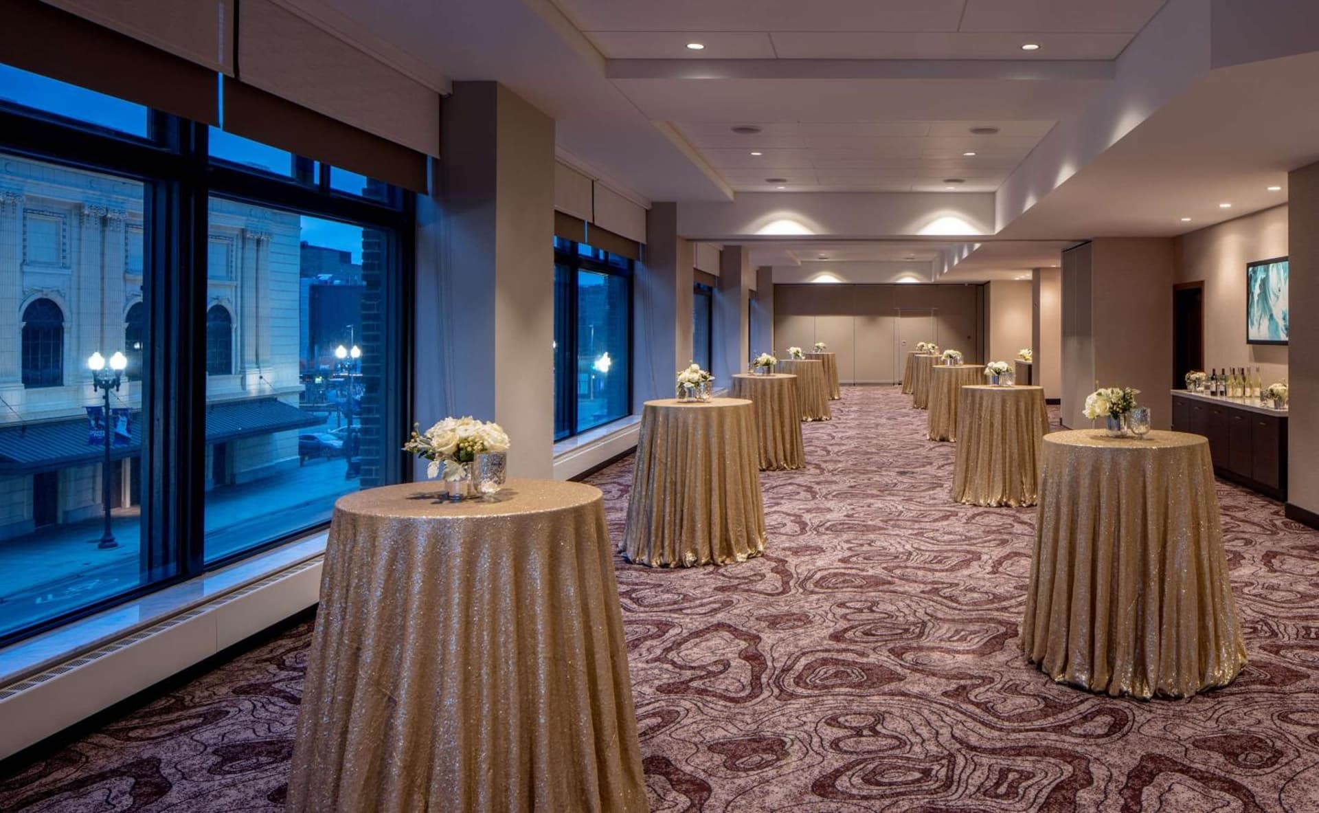 Embassy Suites By Hilton Minneapolis Downtown Hotel gallery photo in Minneapolis, MN — image 43