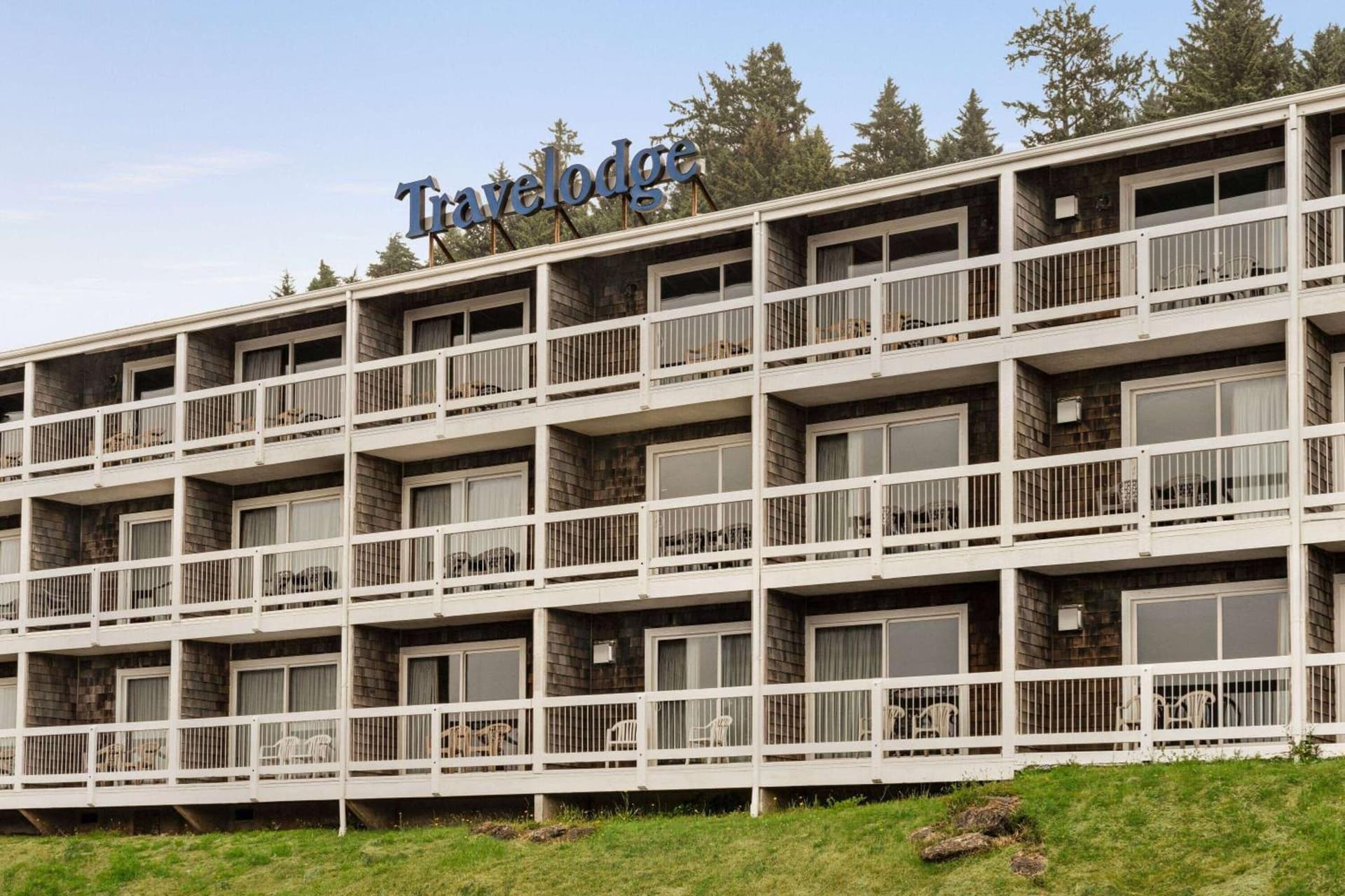 Travelodge by Wyndham Depoe Bay property views in Depoe Bay, OR — gallery photo 3